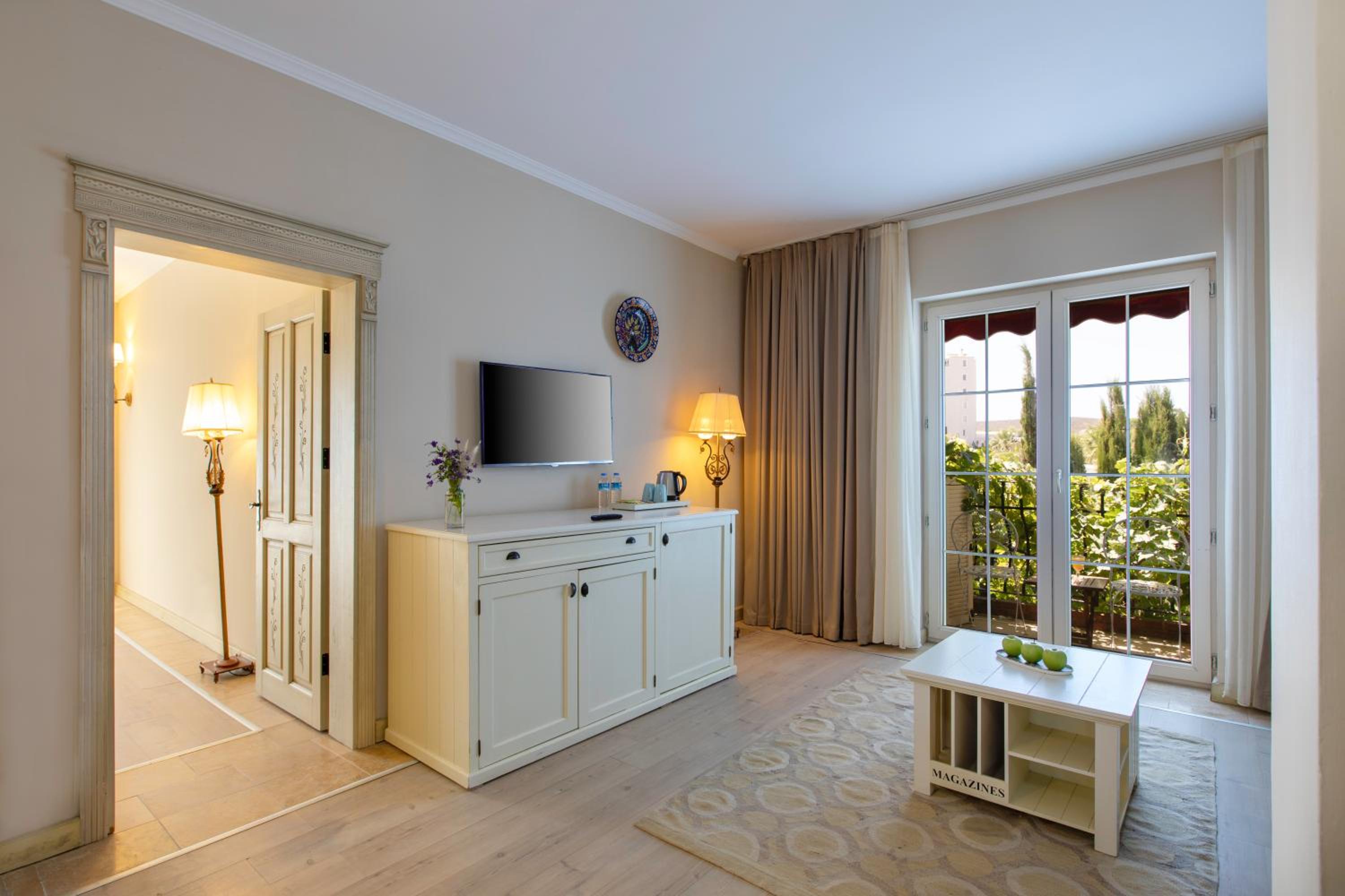 Suite with Garden View photo 3