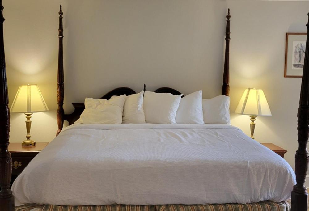 Standard King Room - Photo 1
