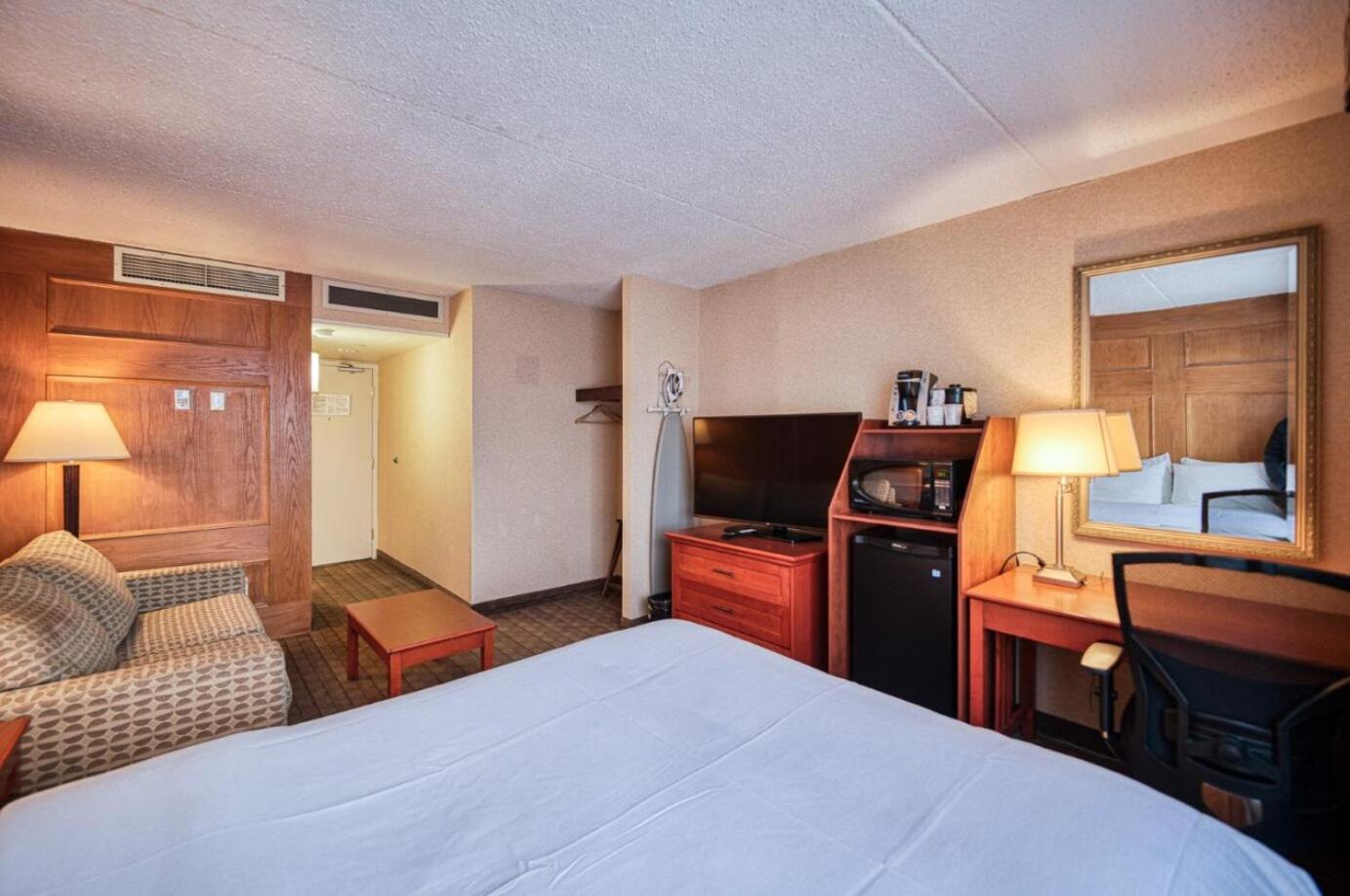 Double Room - Disability Access photo 3