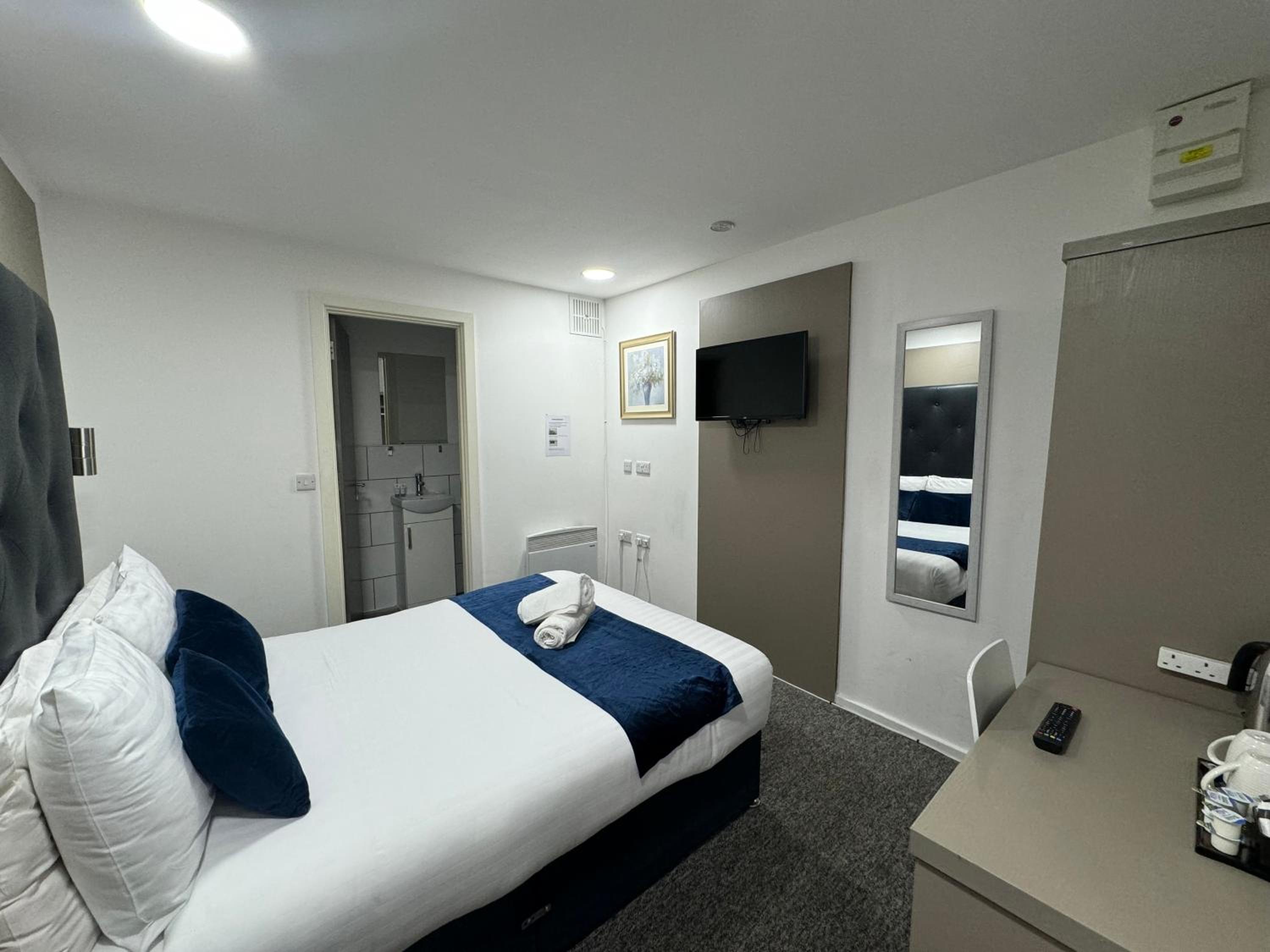 Economy Double Room -  No Window - Photo 1