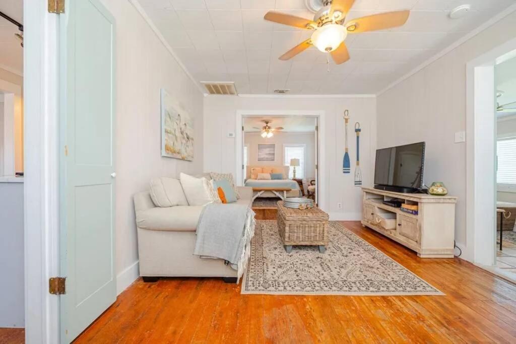 Two-Bedroom House photo 3