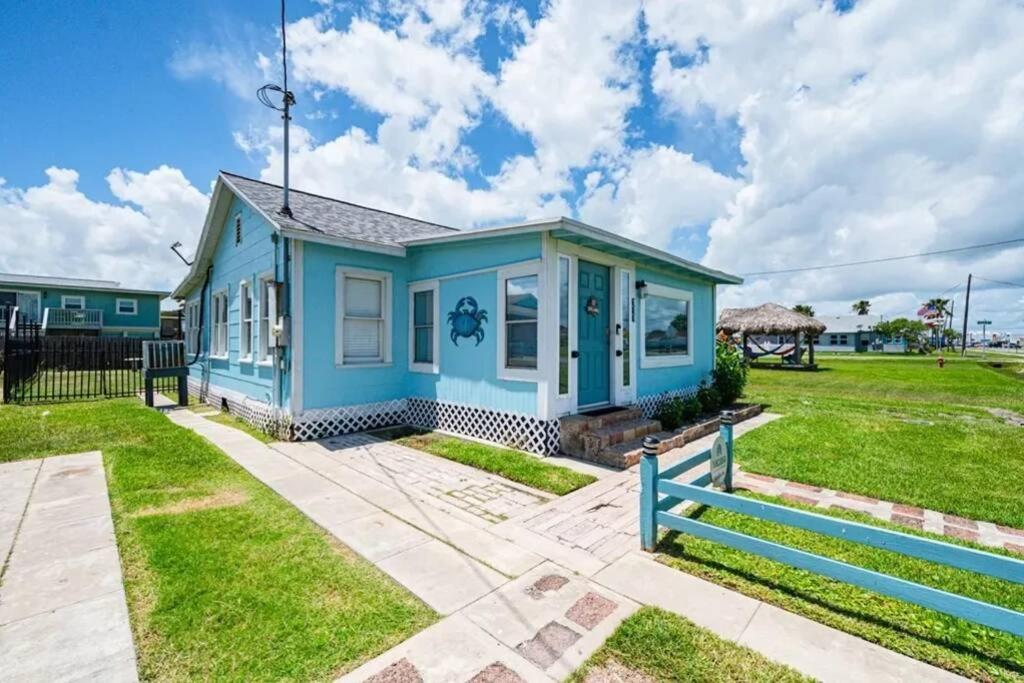 Two-Bedroom House photo 2