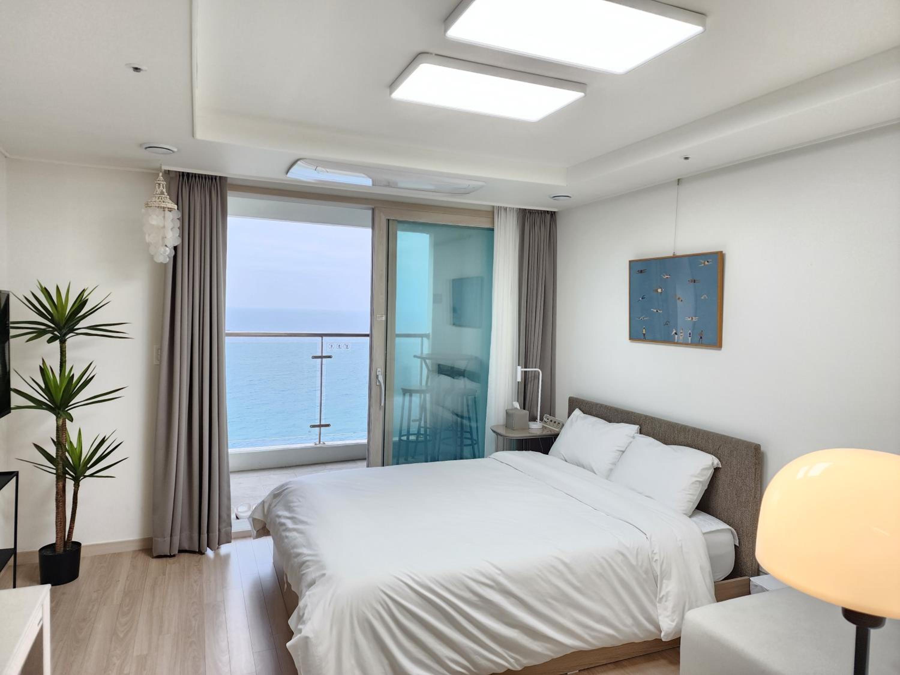Apartment with Sea View photo 2
