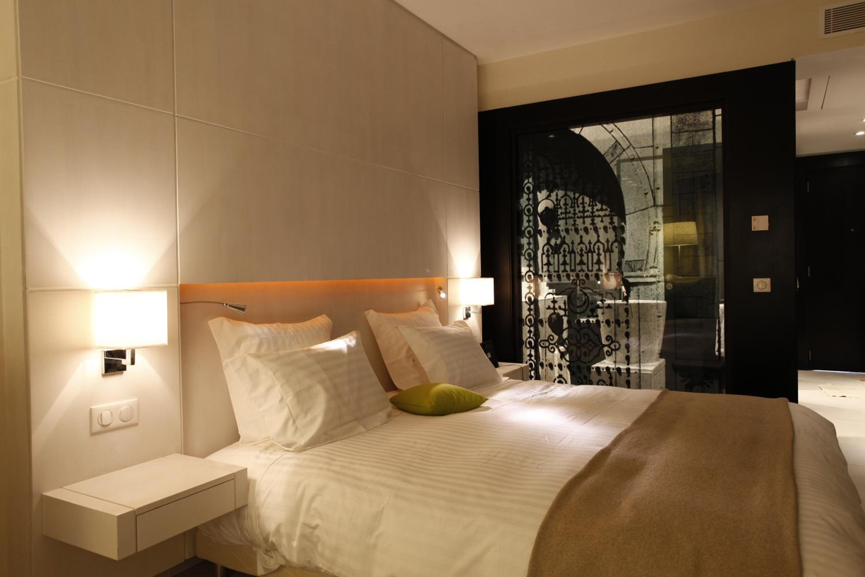 Standard Double Room (2 Adults) City View photo 2