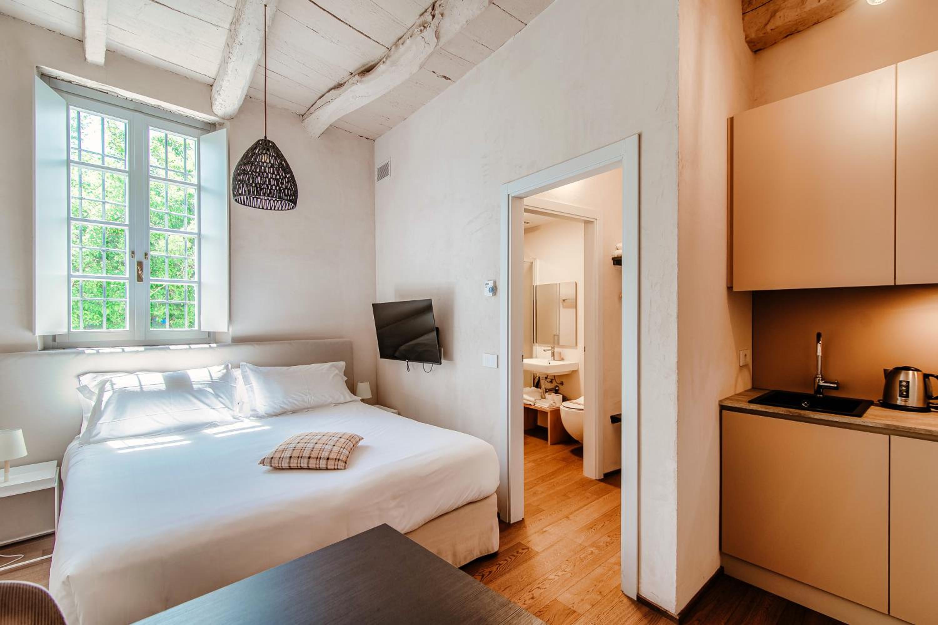 Double Room - Photo 6
