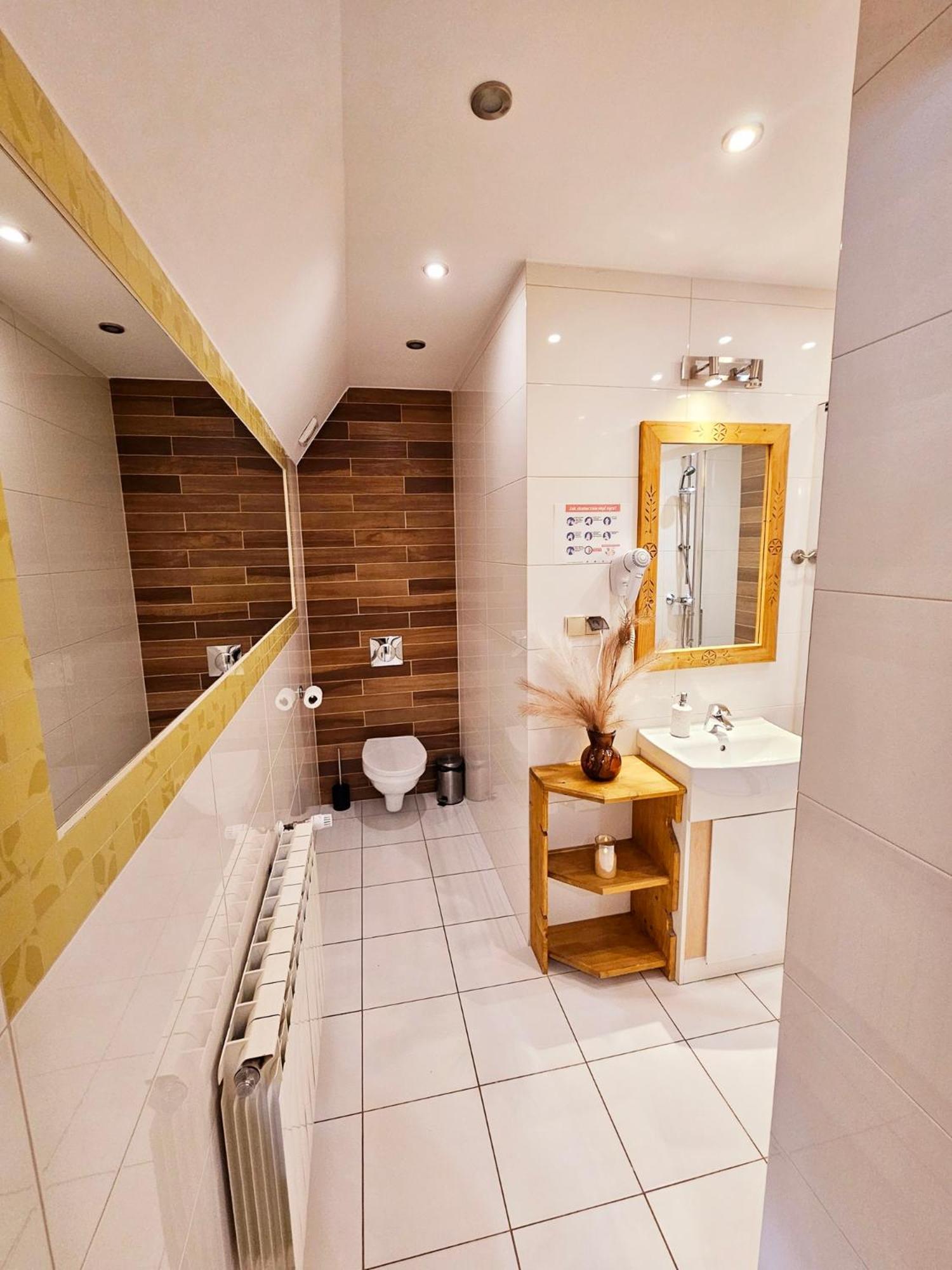 Deluxe Triple Room - Photo 5