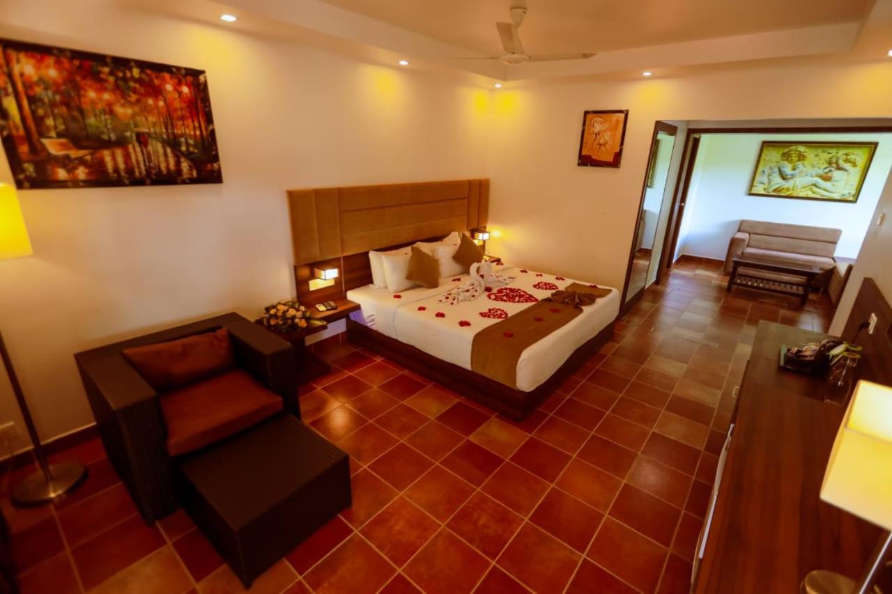 Villa with Private Pool - Photo 6