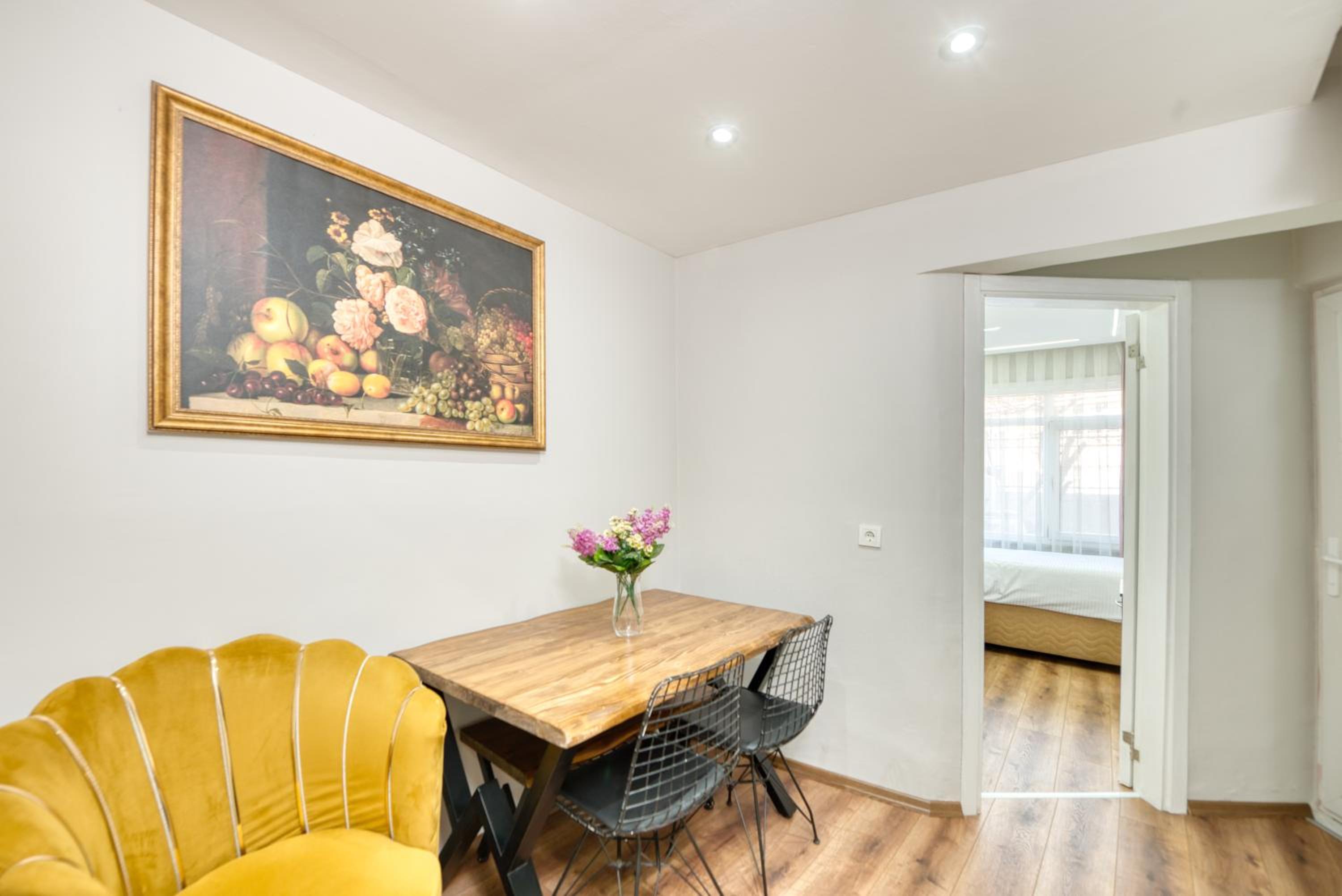 Family Room With Garden View photo 3