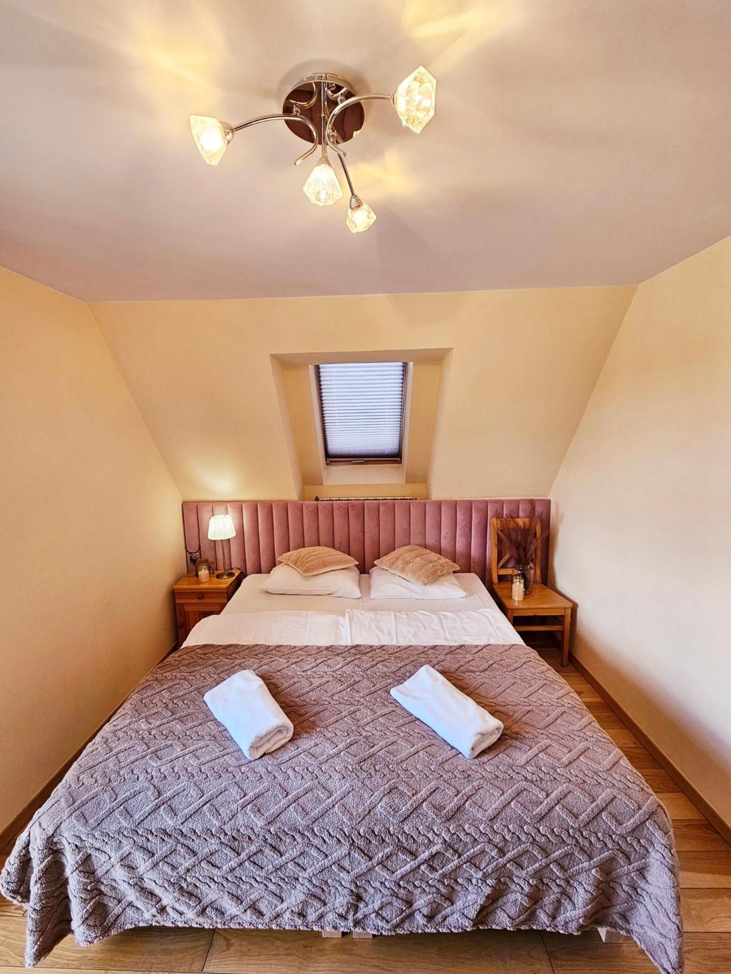 Deluxe Double Room with Balcony - Photo 5