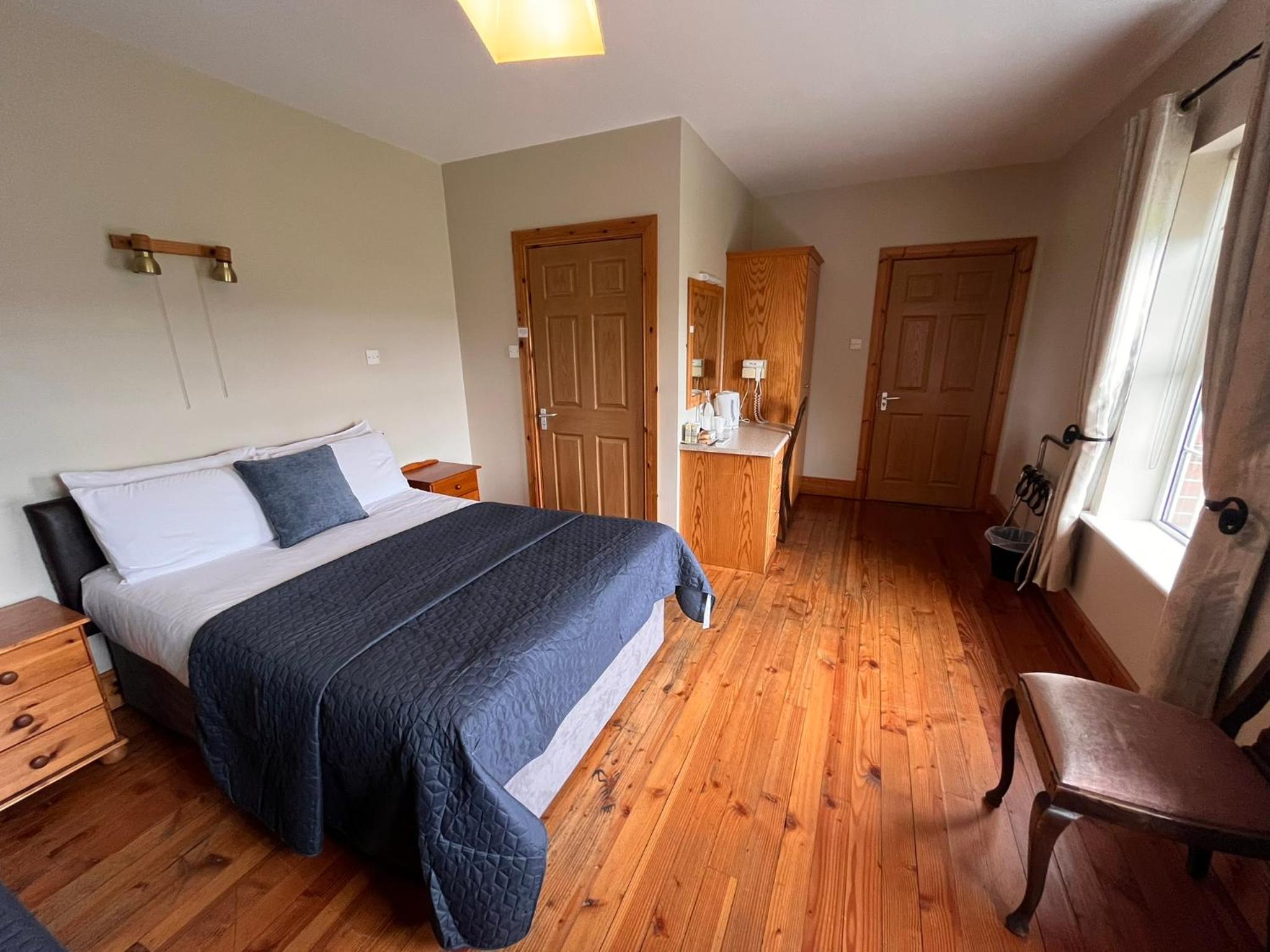 Large Double Room photo 1