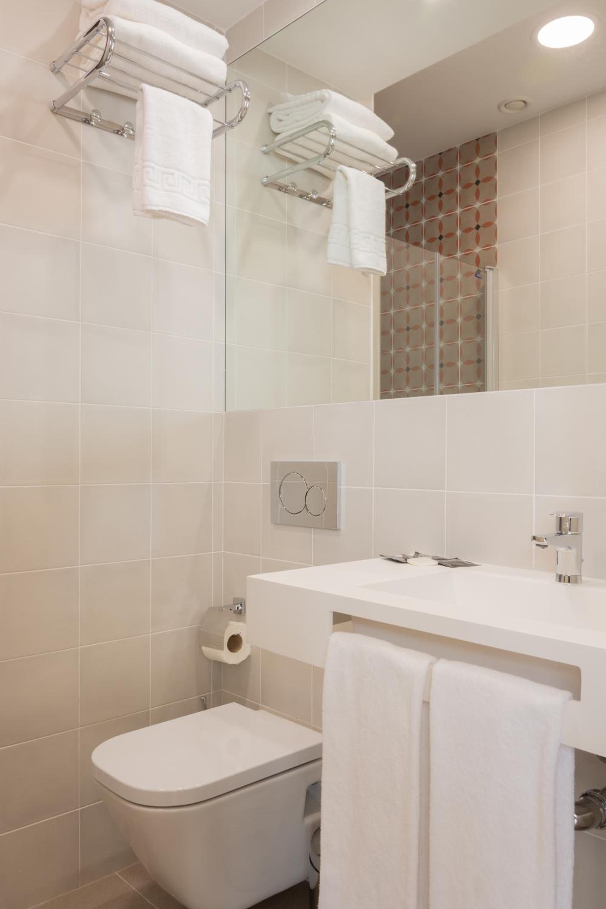 Double Room - Photo 5