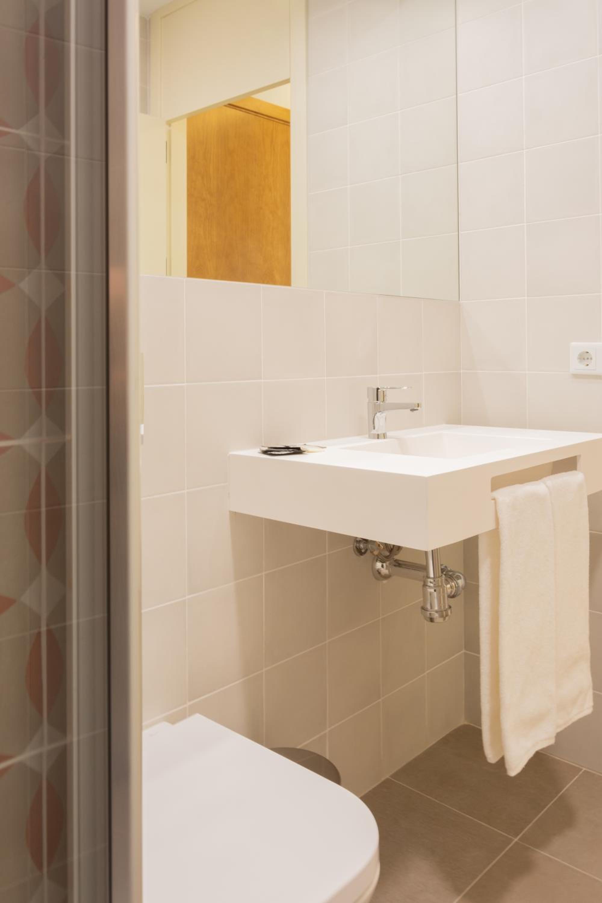 Double Room - Photo 7