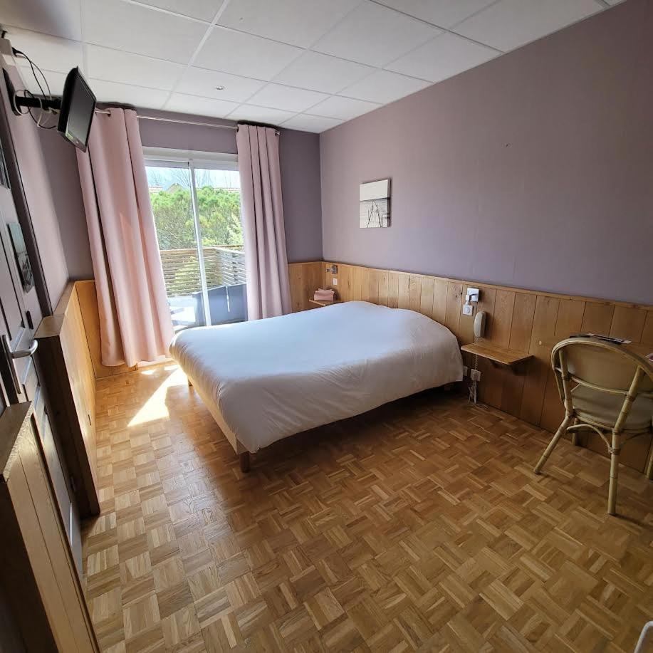 Double Room - Photo 13