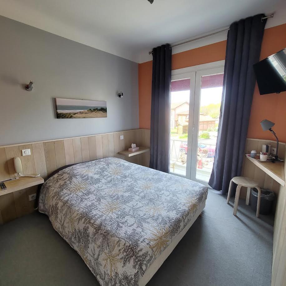 Double Room - Photo 10