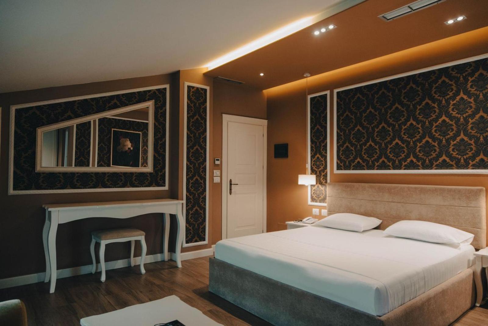 Standard King Room