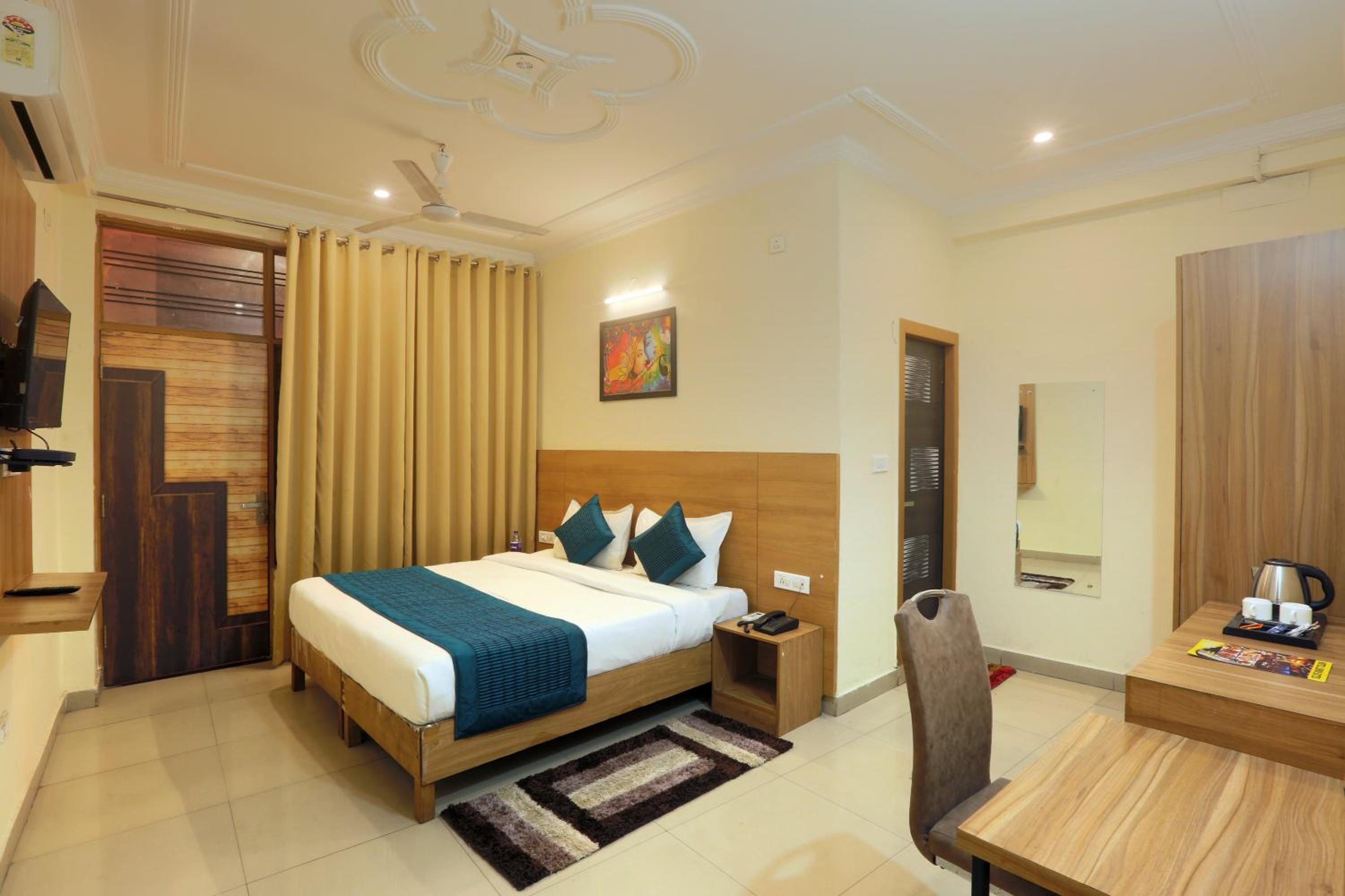Deluxe Double Room with Balcony