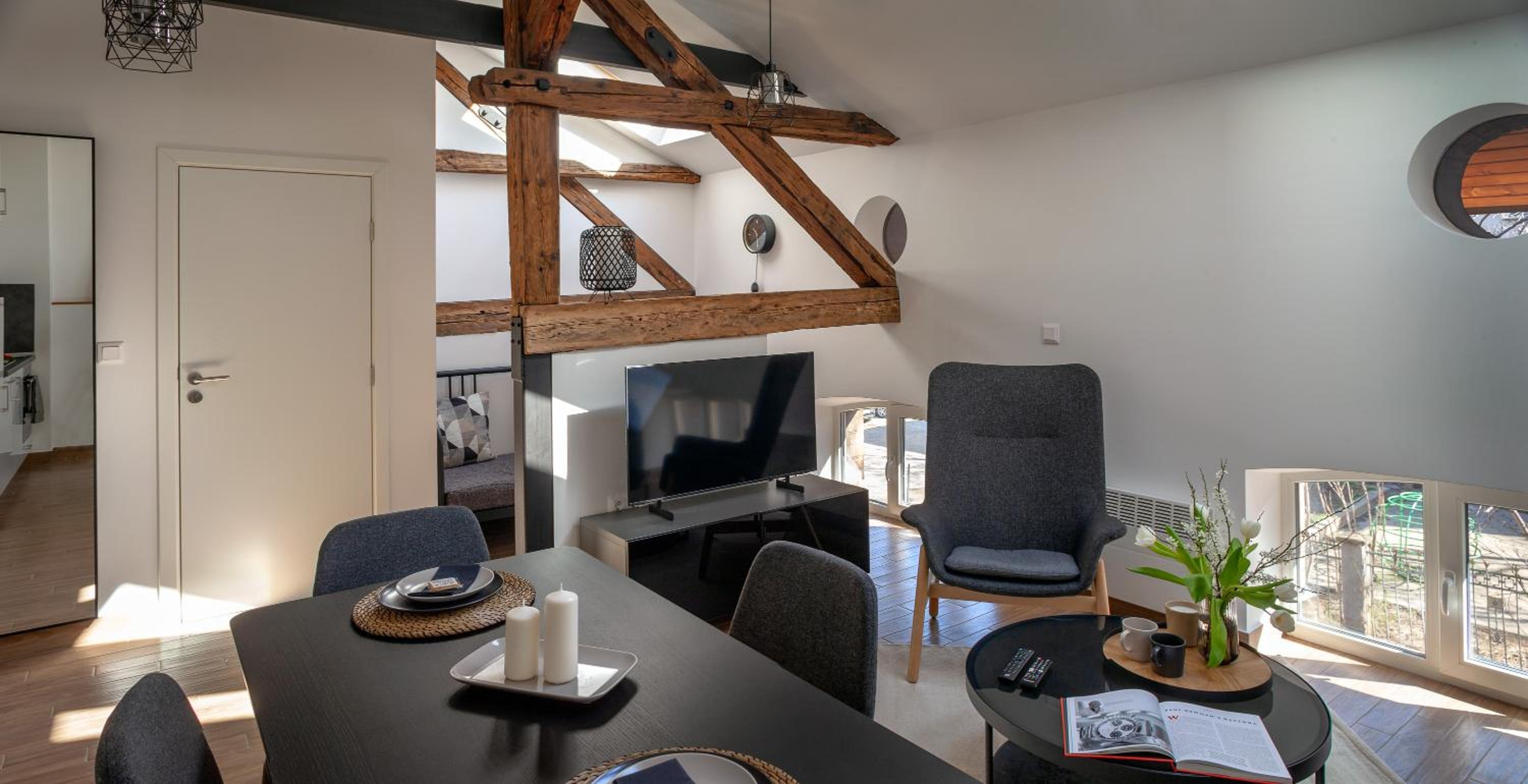 Deluxe Apartment