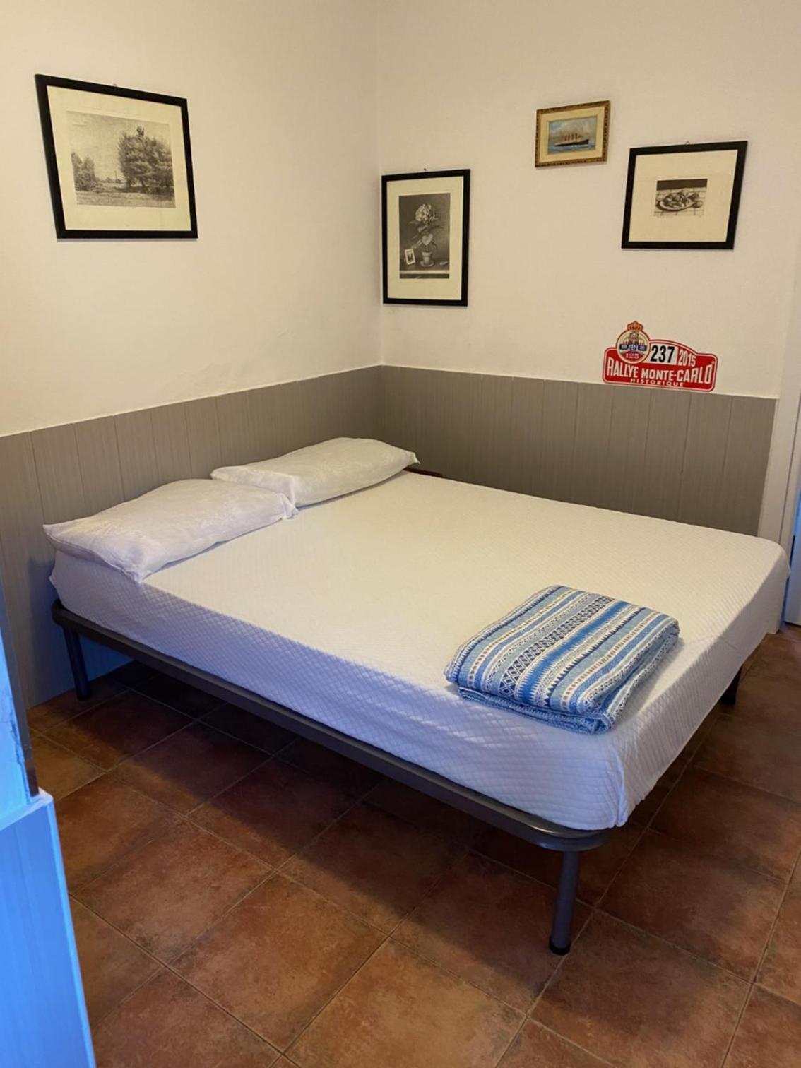 Bungalow (2 Adults)