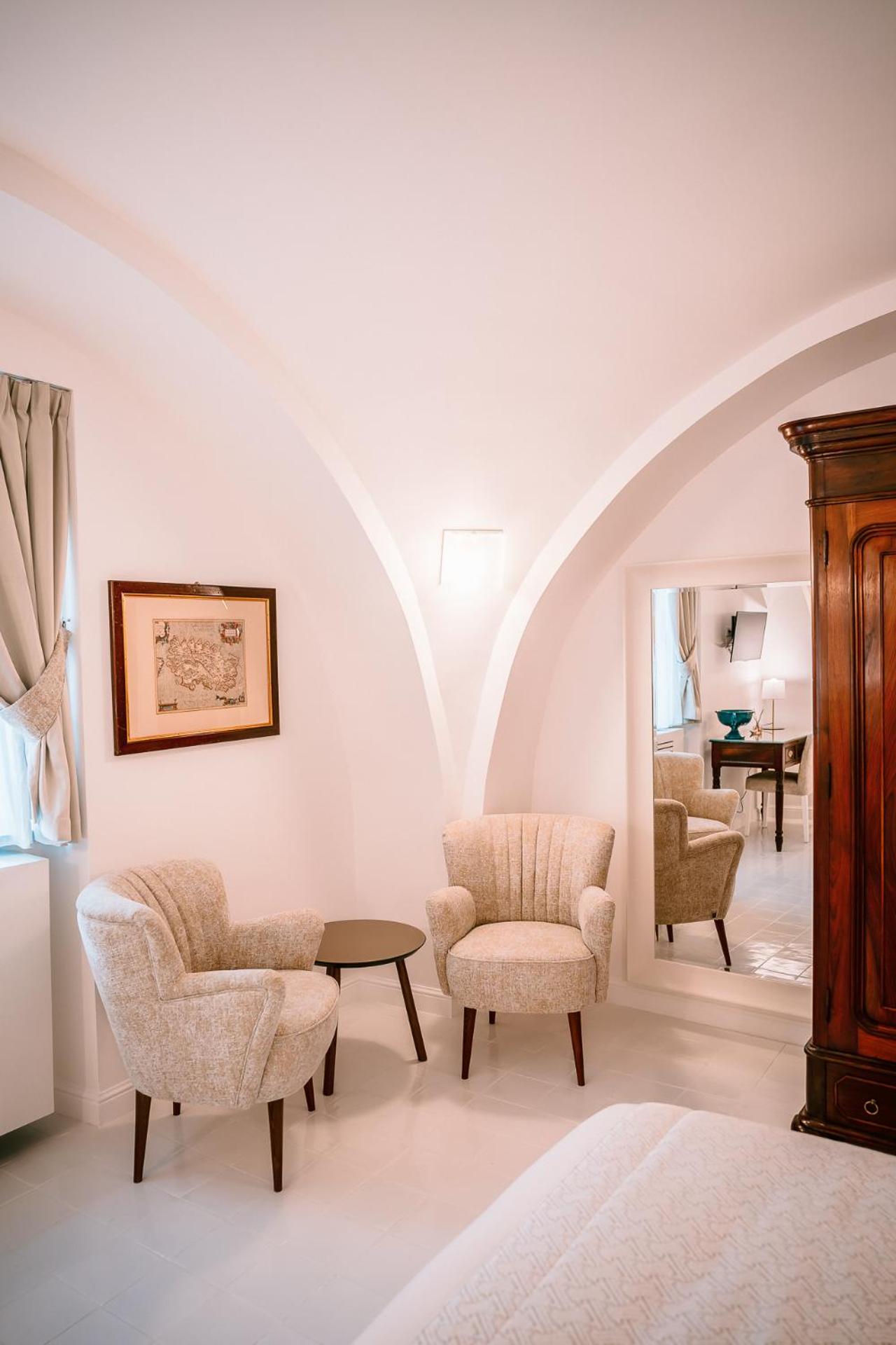 Deluxe Family Room photo 3