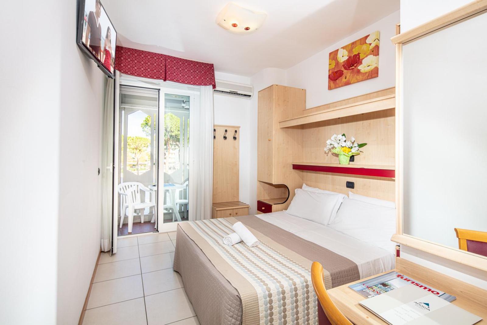 Double or Twin Room - Photo 4
