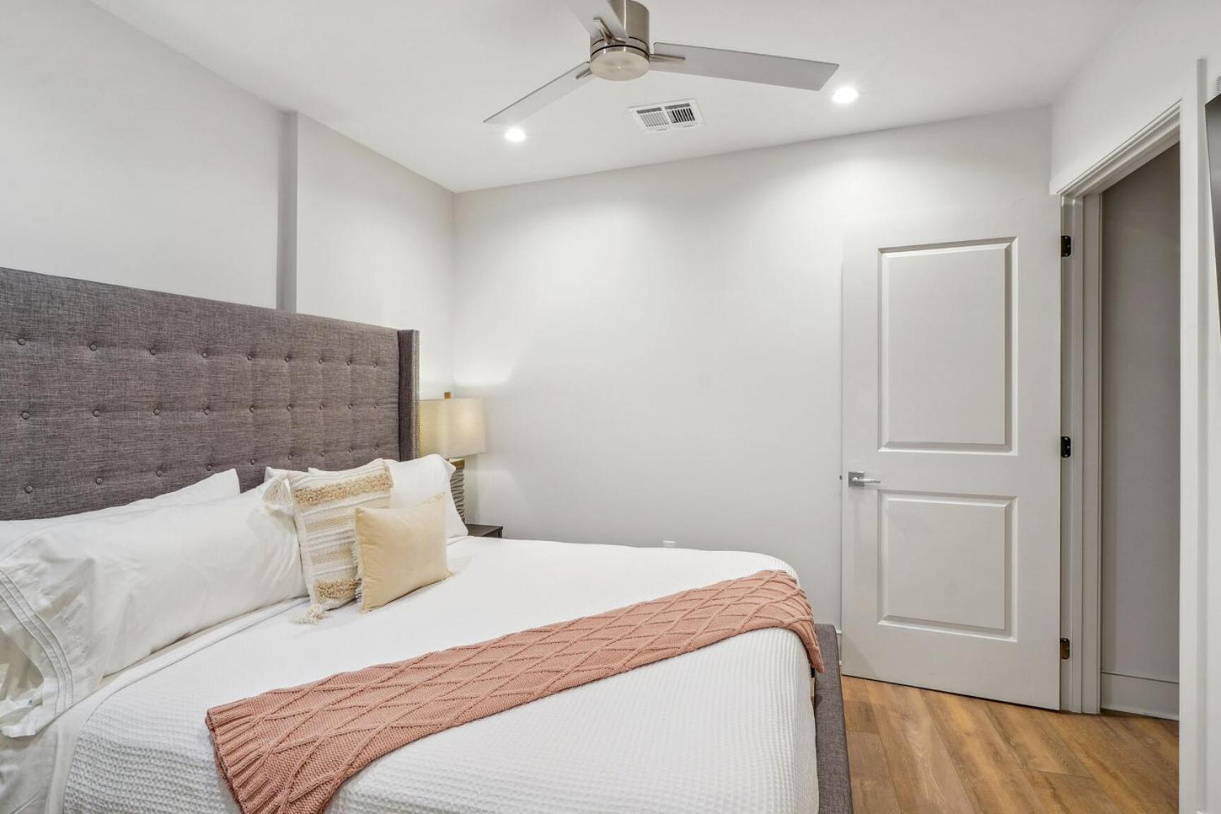 Apartment with Shower