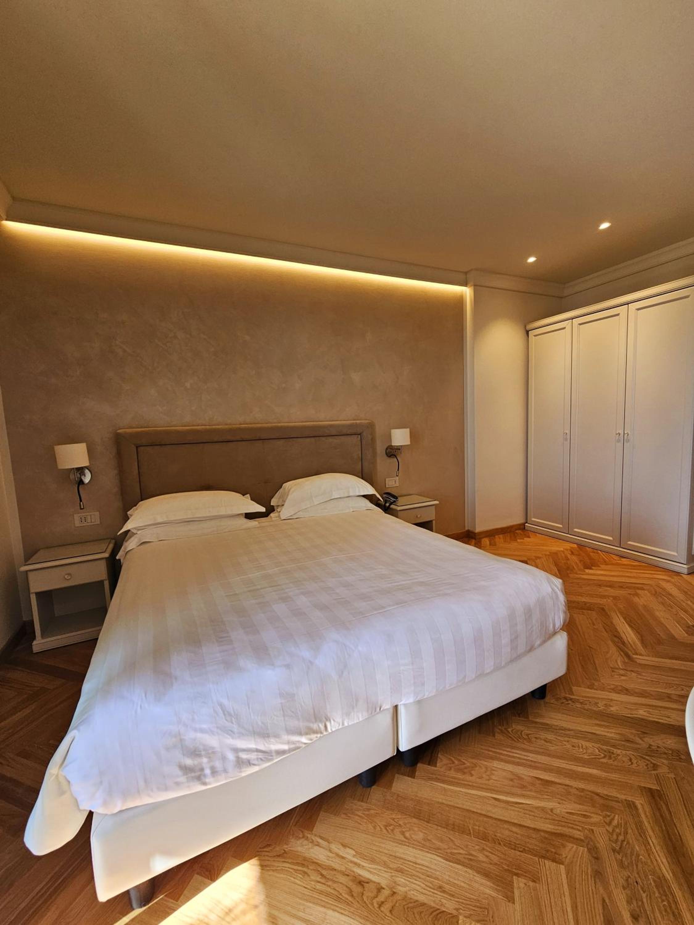 Deluxe Double Room with Sea Side  - Photo 9