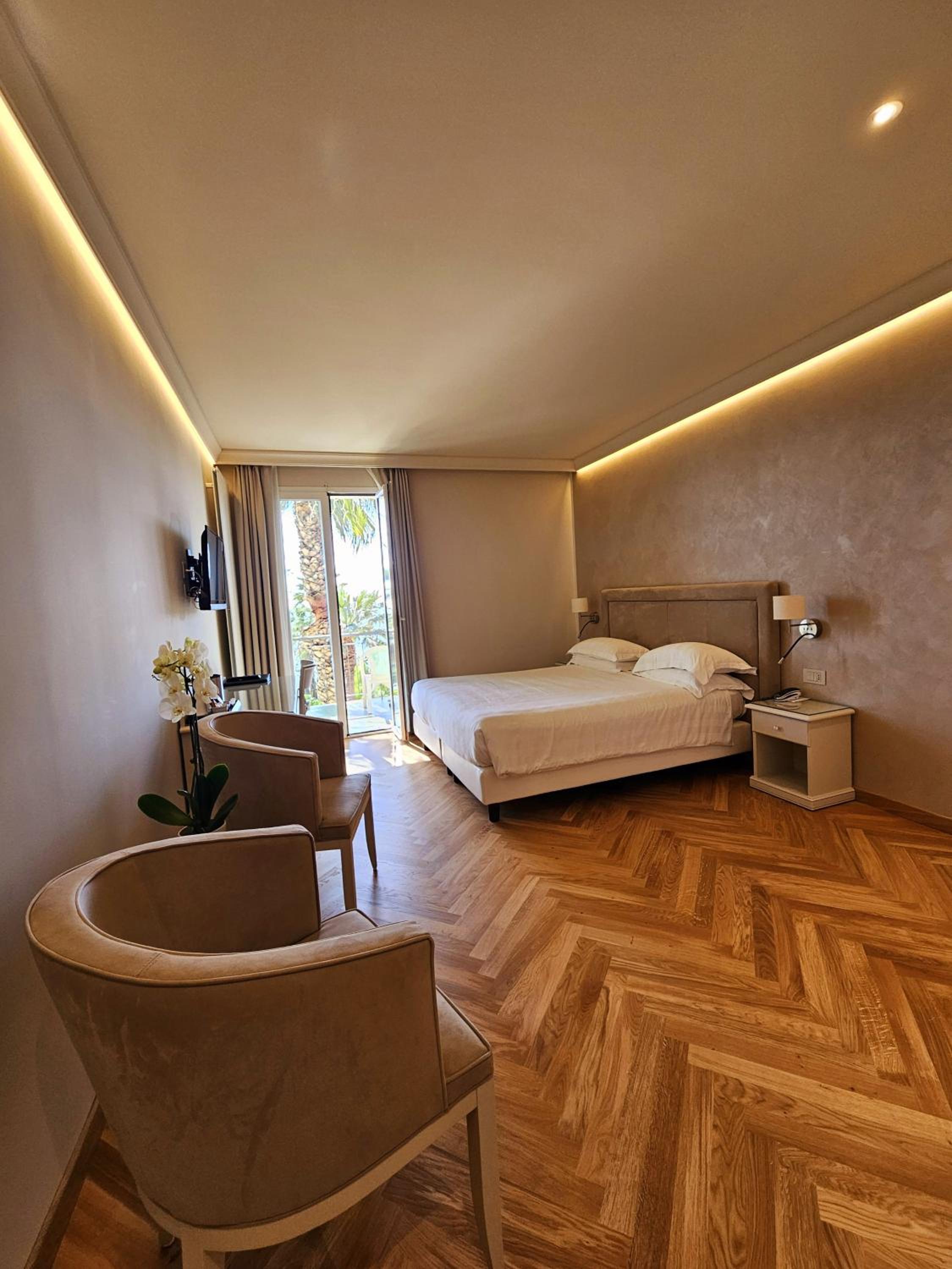 Deluxe Double Room with Sea Side  - Photo 10