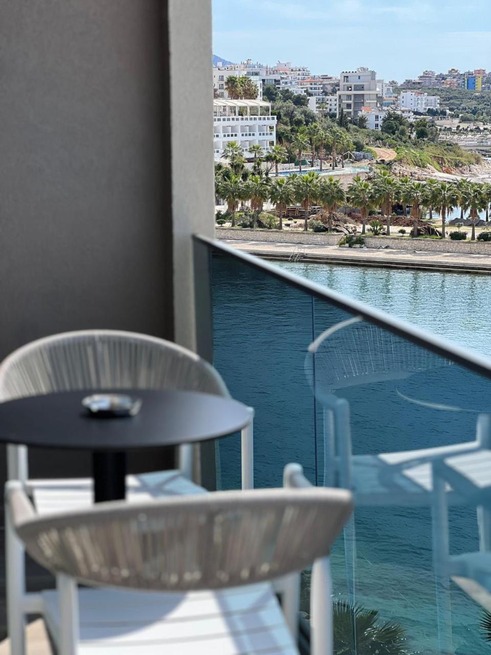 Deluxe Double Room with Balcony and Sea View photo 2