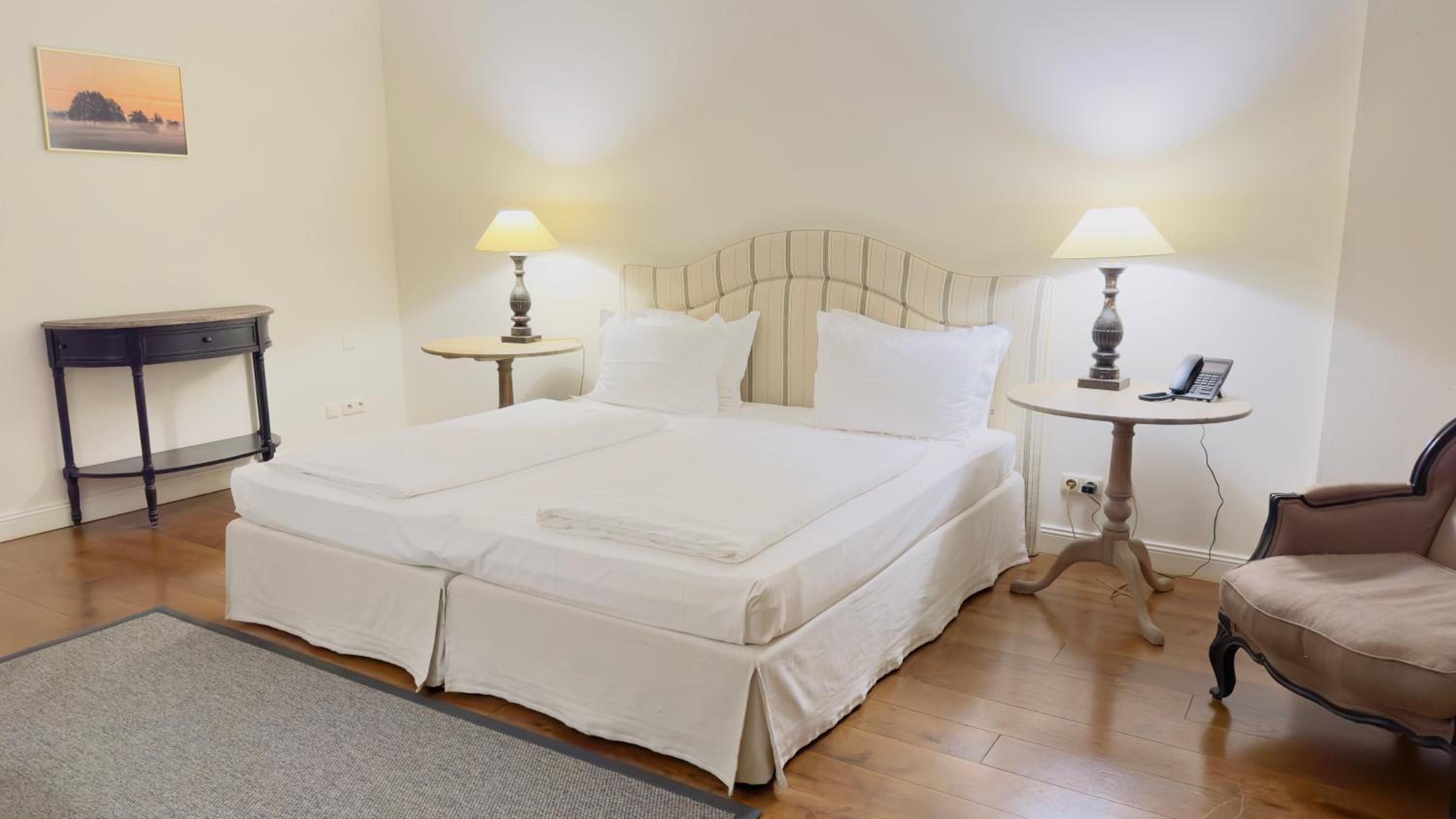 Deluxe Suite - Photo 14