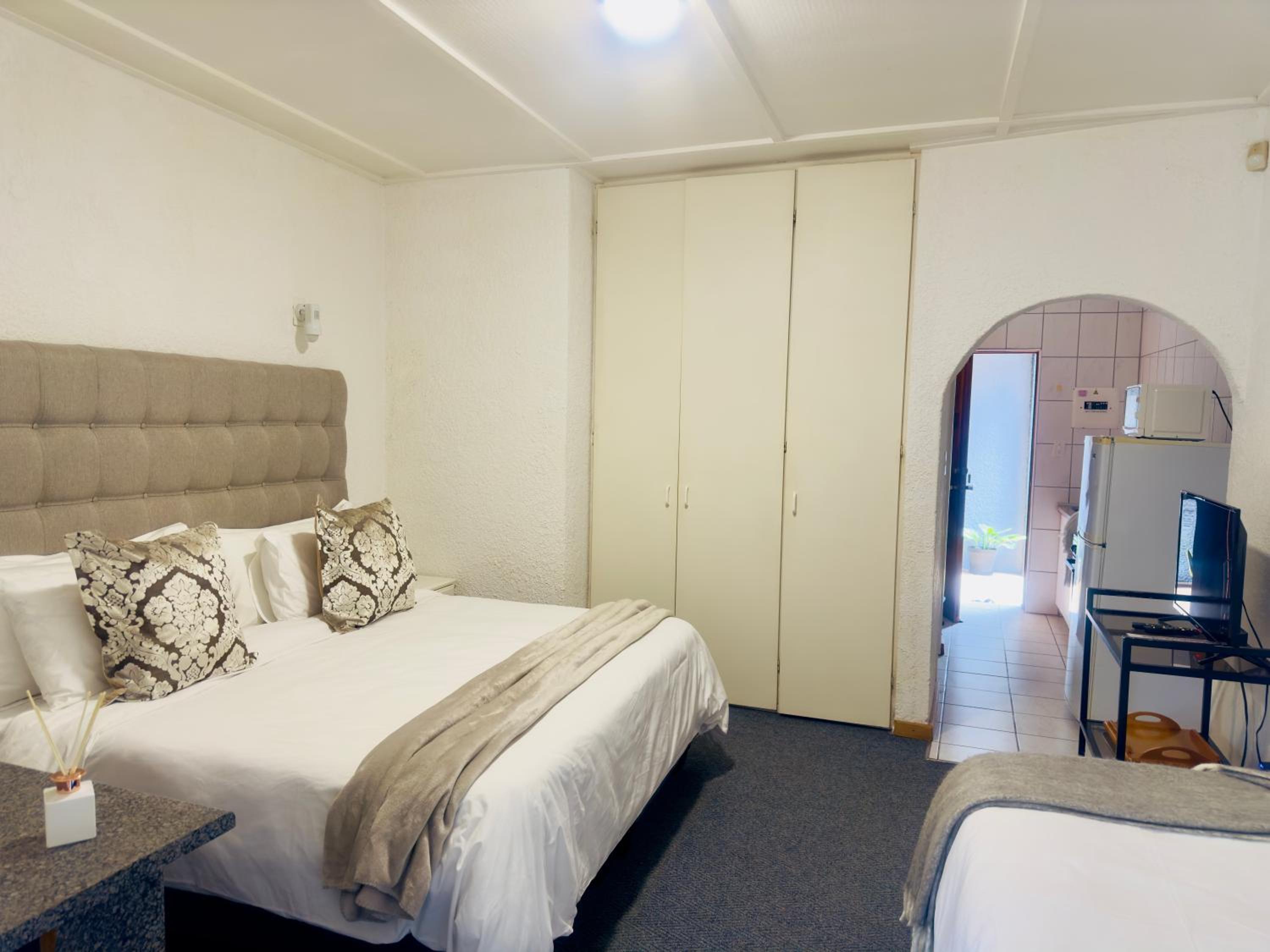 Triple Room with Private Bathroom photo 1