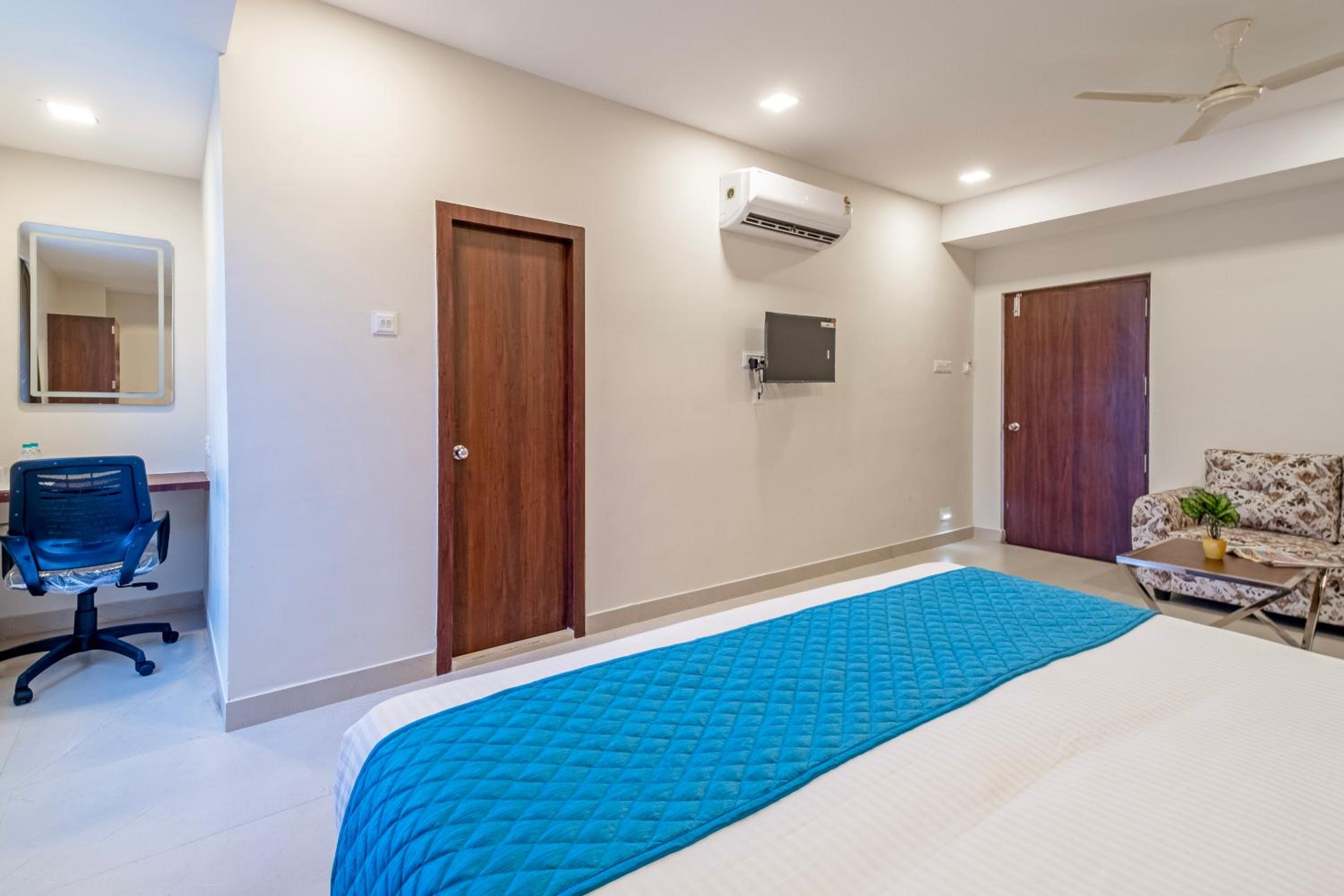 Large Double or Twin Room