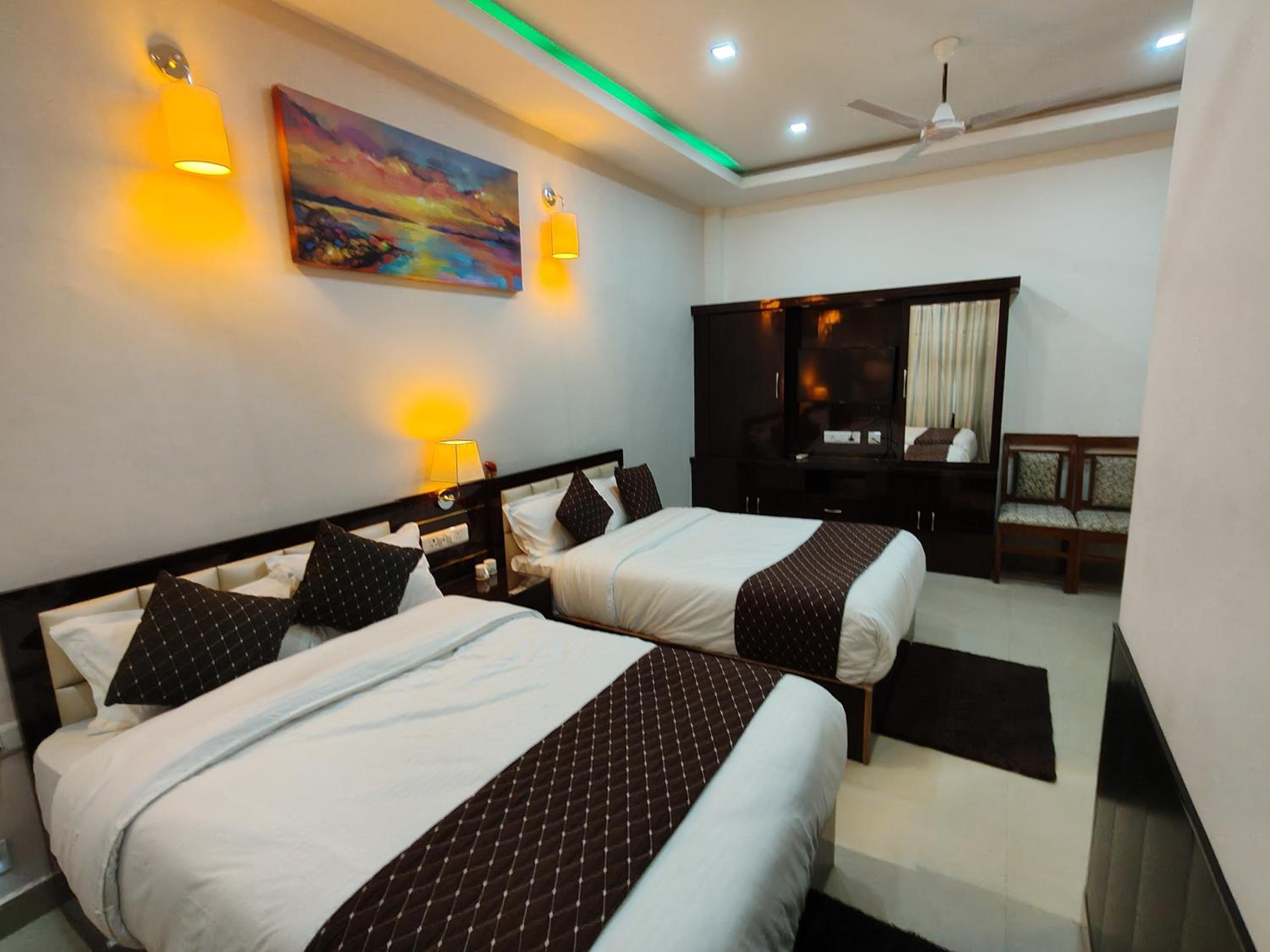 Deluxe Double or Twin Room - Photo 18