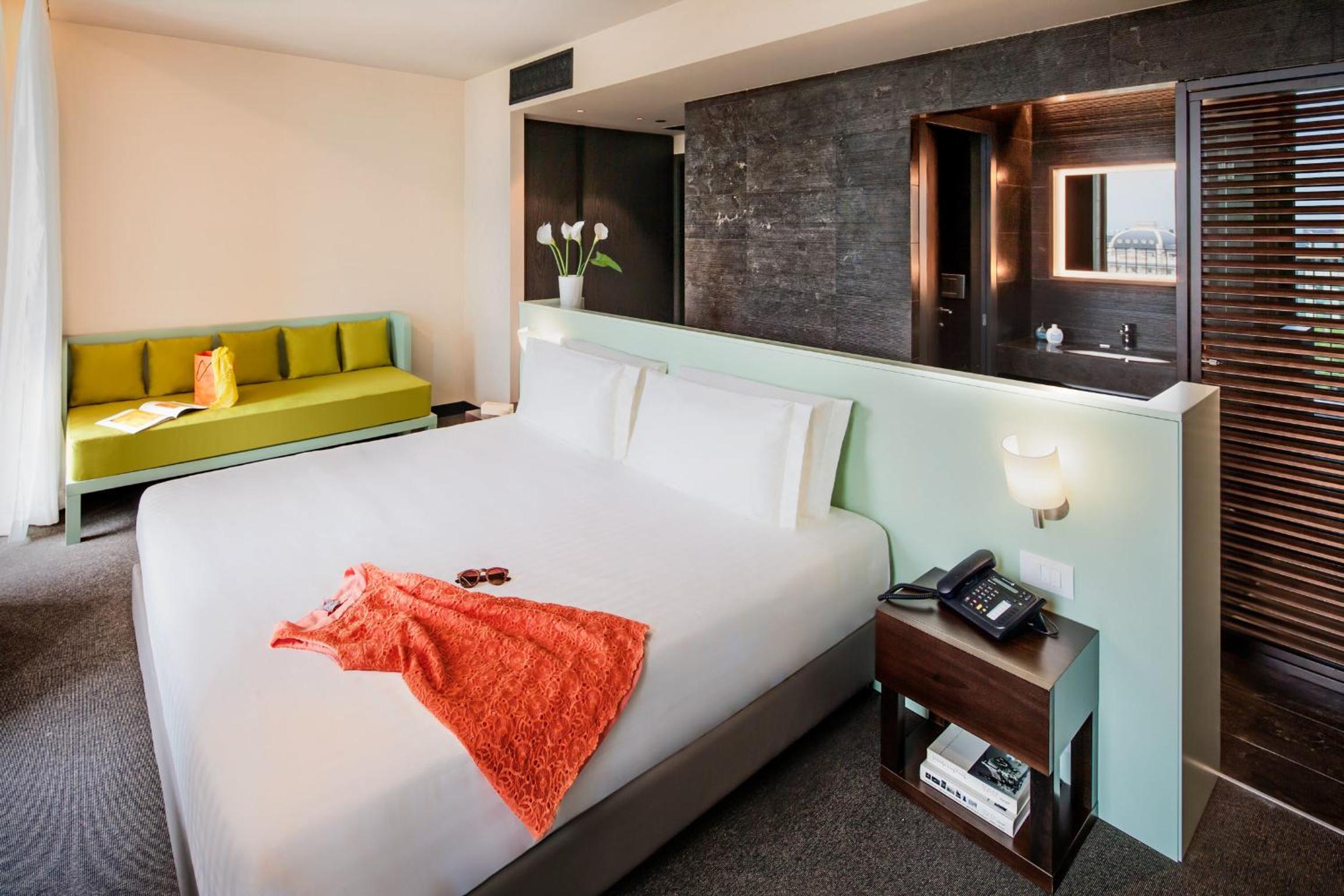 Deluxe Double Room with Balcony and View