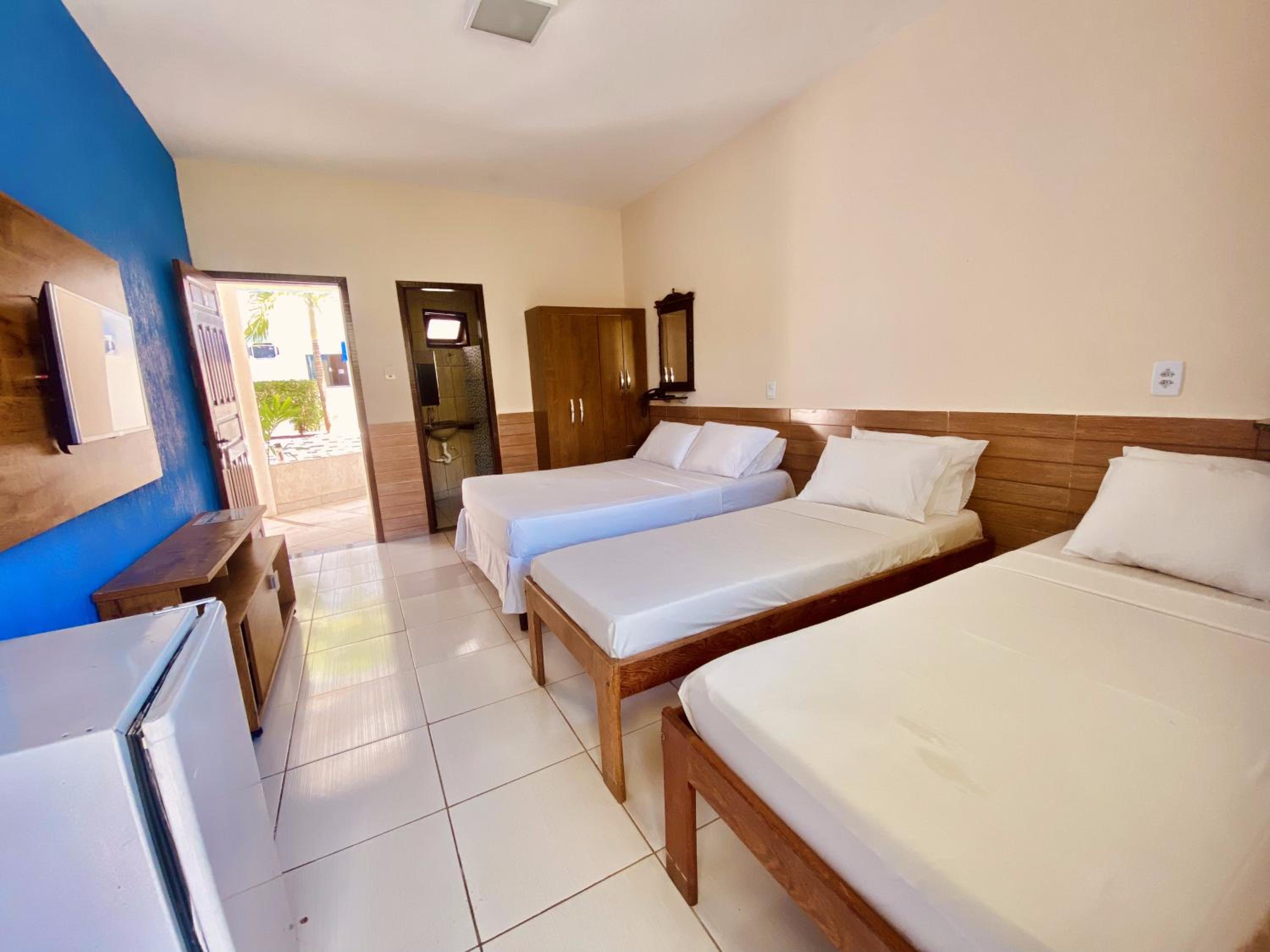 Economy Triple Room photo 3