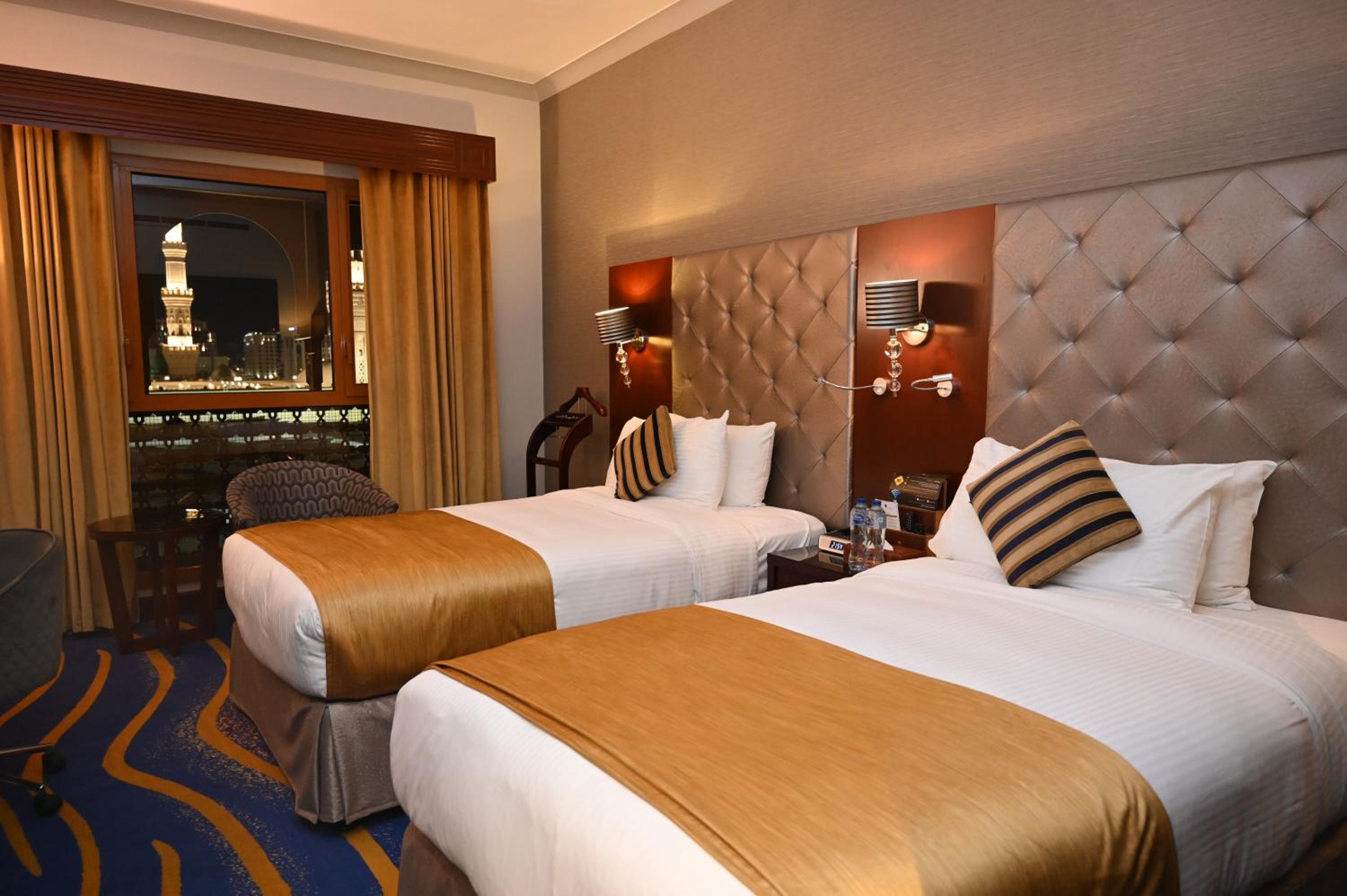 Deluxe Twin Bed  Room with Haram view - Photo 2