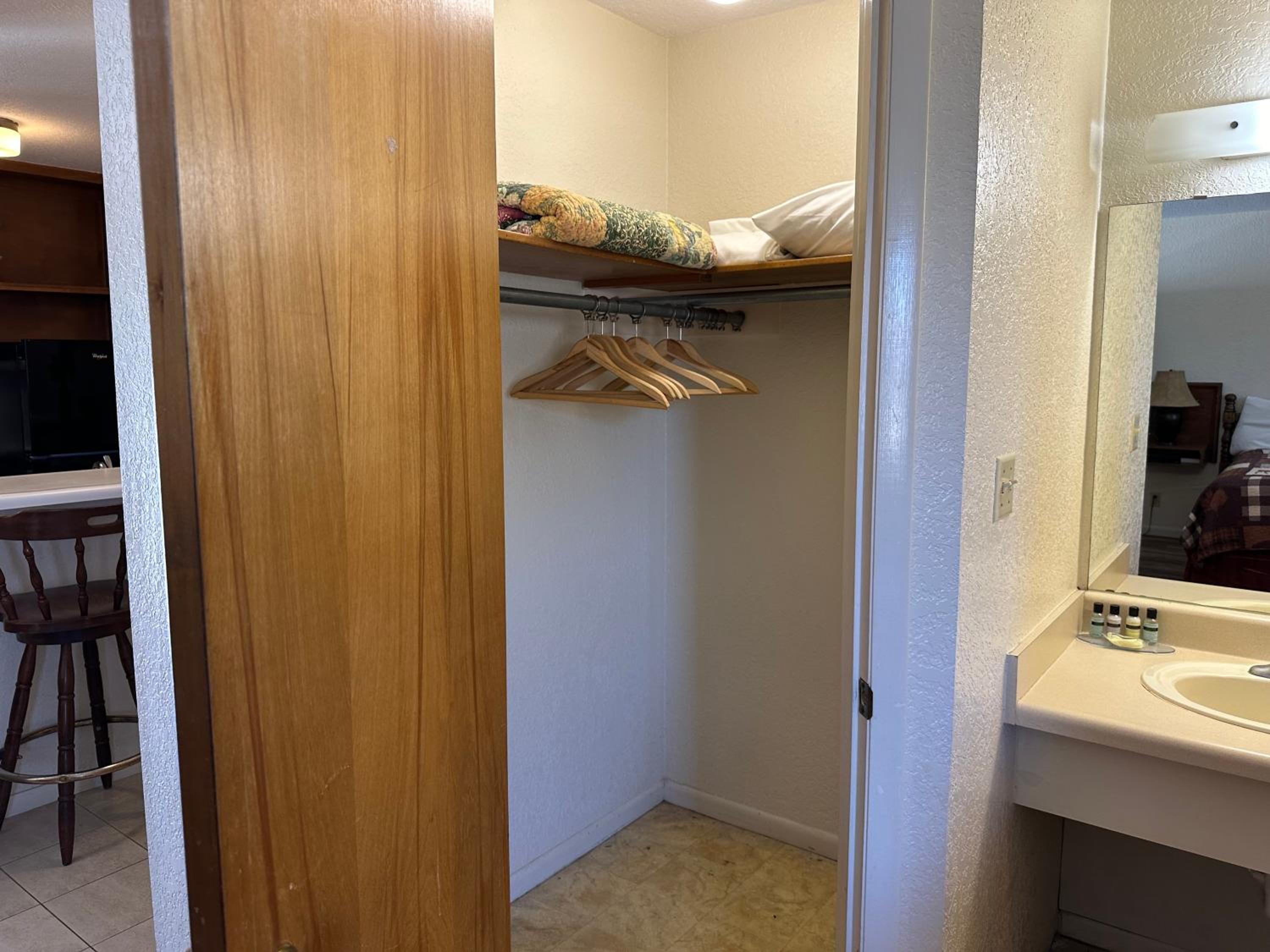 Apartment - Photo 40
