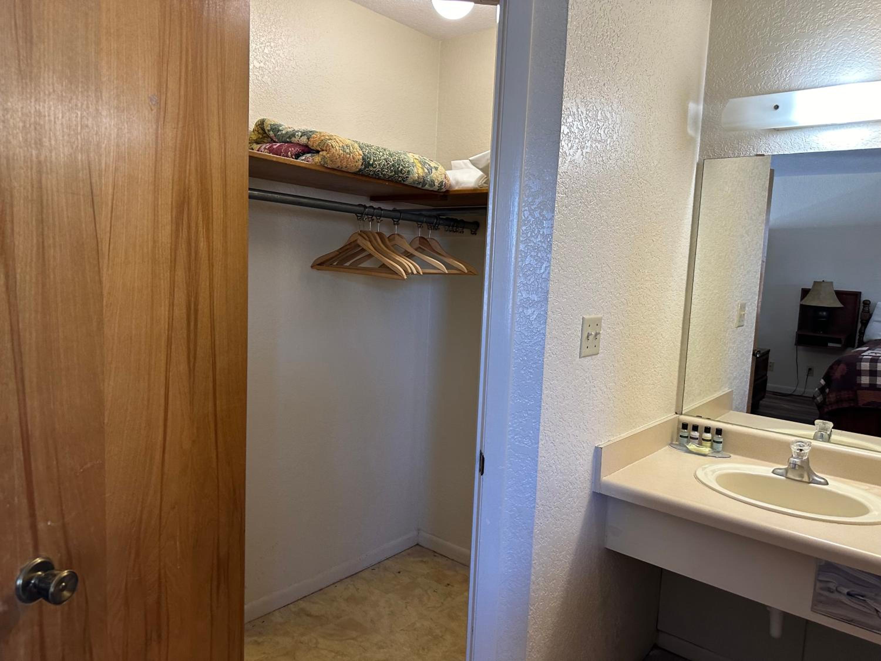 Apartment - Photo 35