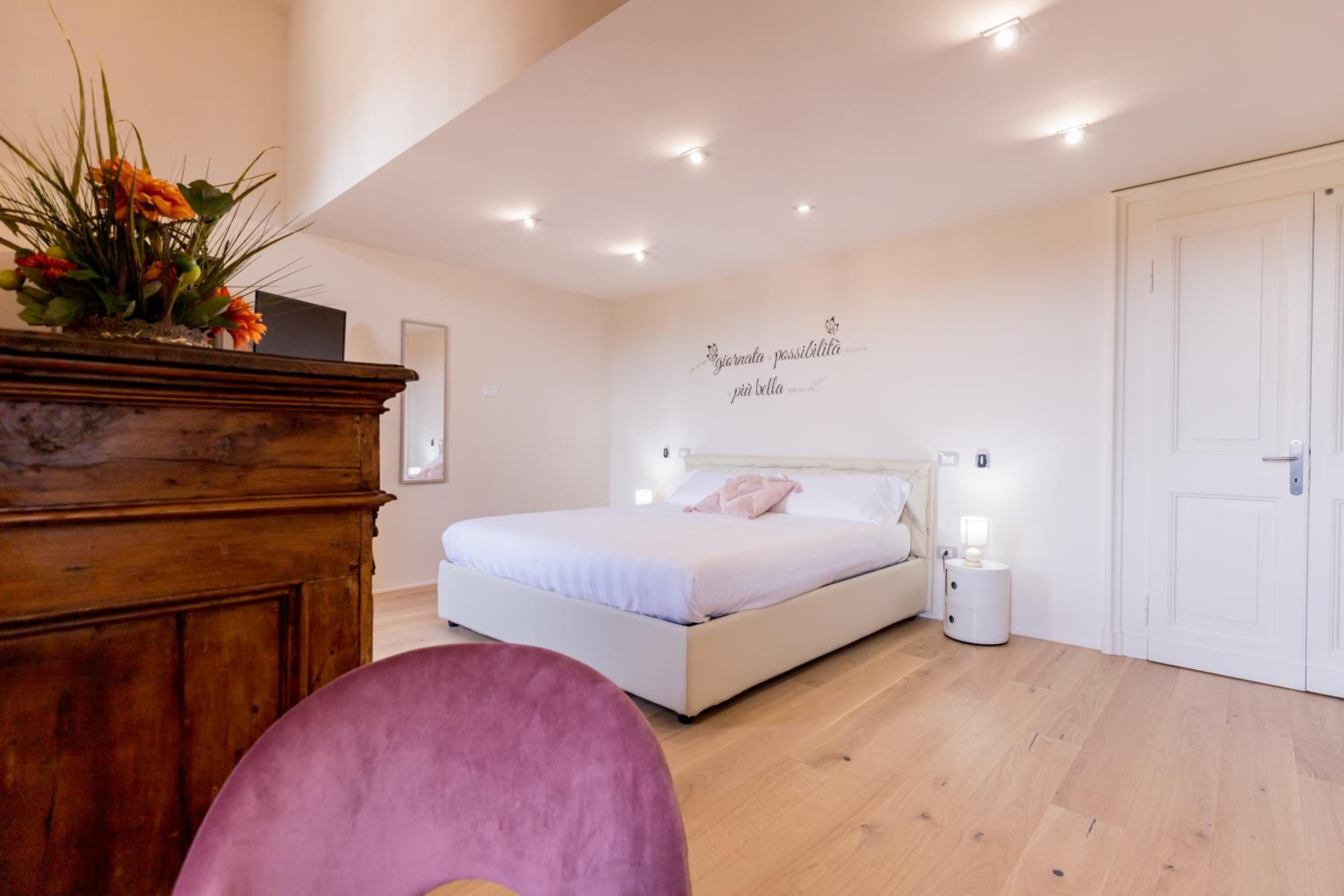 Deluxe Double Room with Extra Bed photo 3