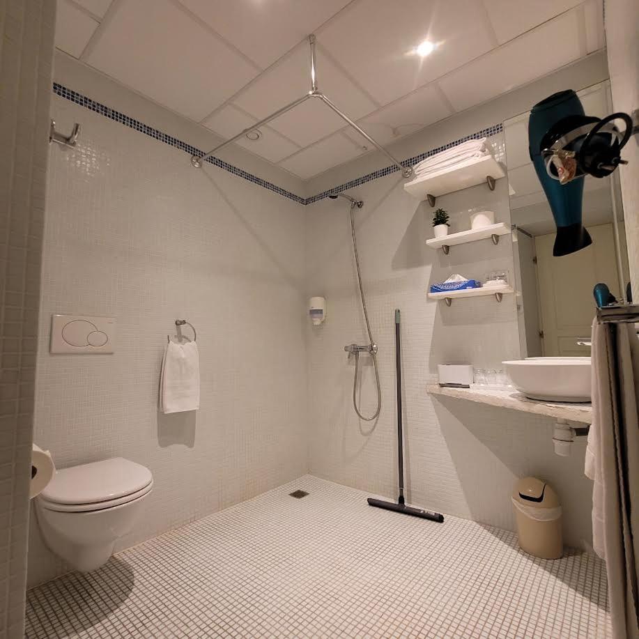Quadruple Room - Photo 5