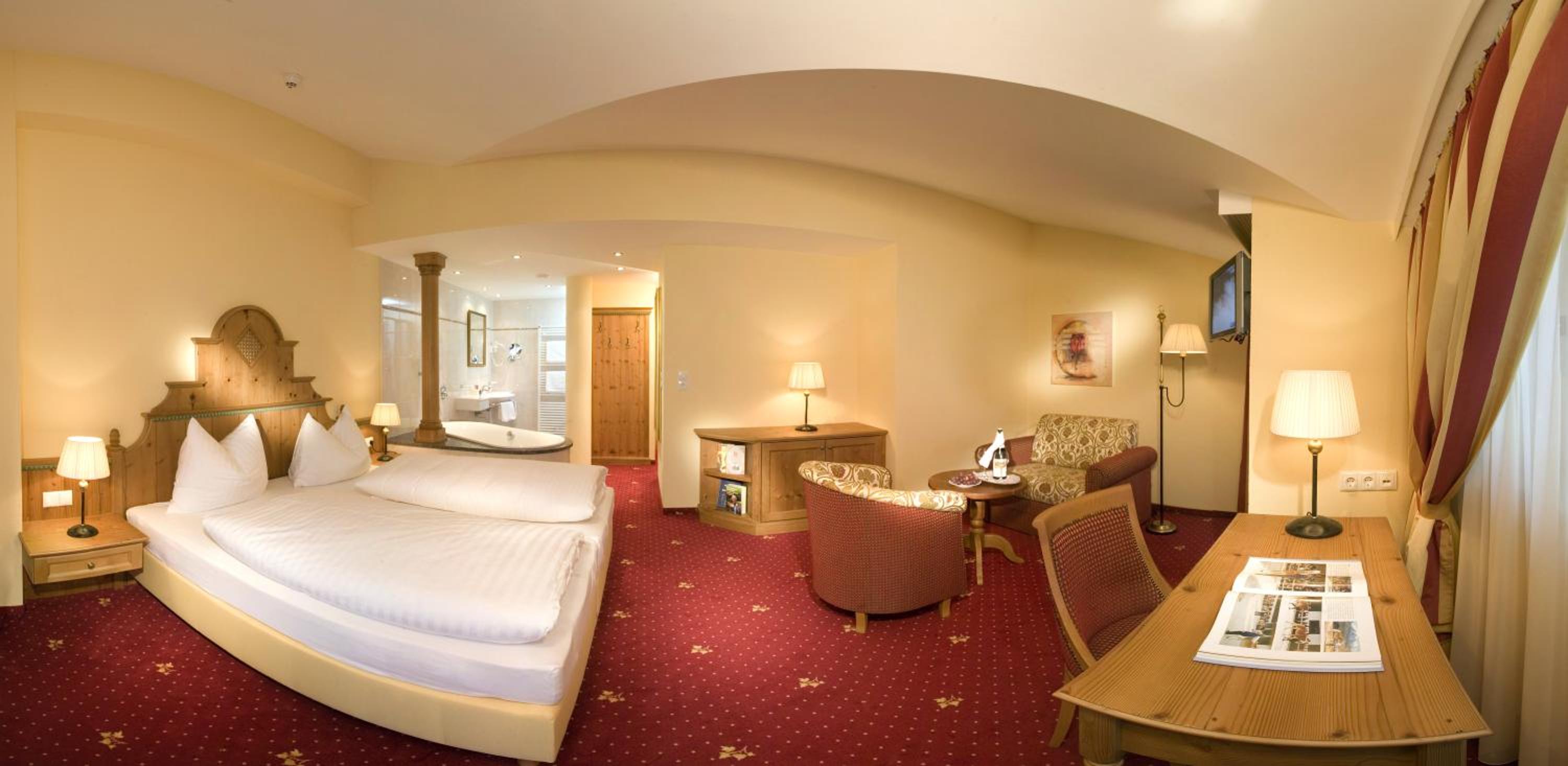 Deluxe Triple Room photo 2
