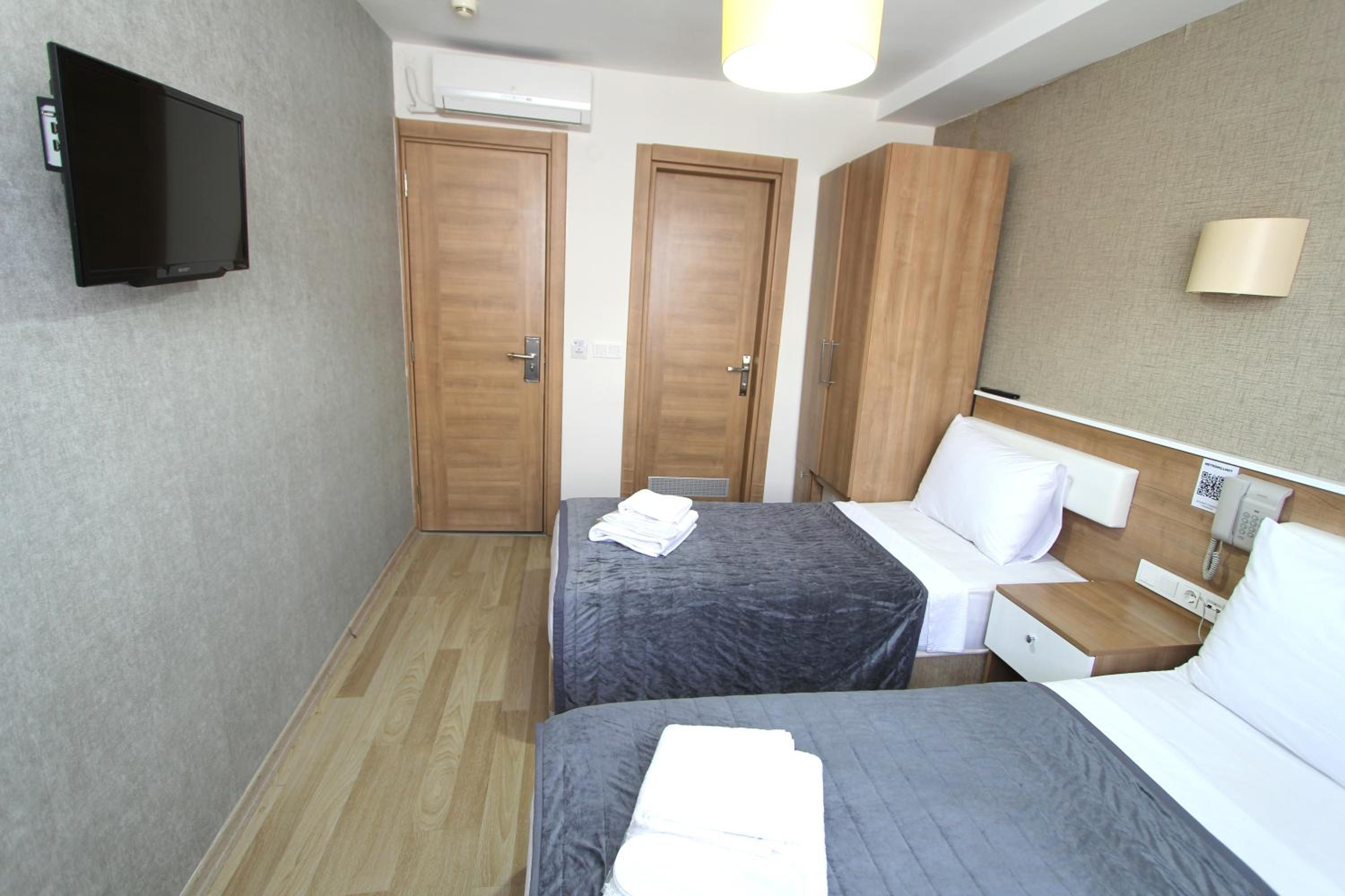 Standard Triple Room photo 2