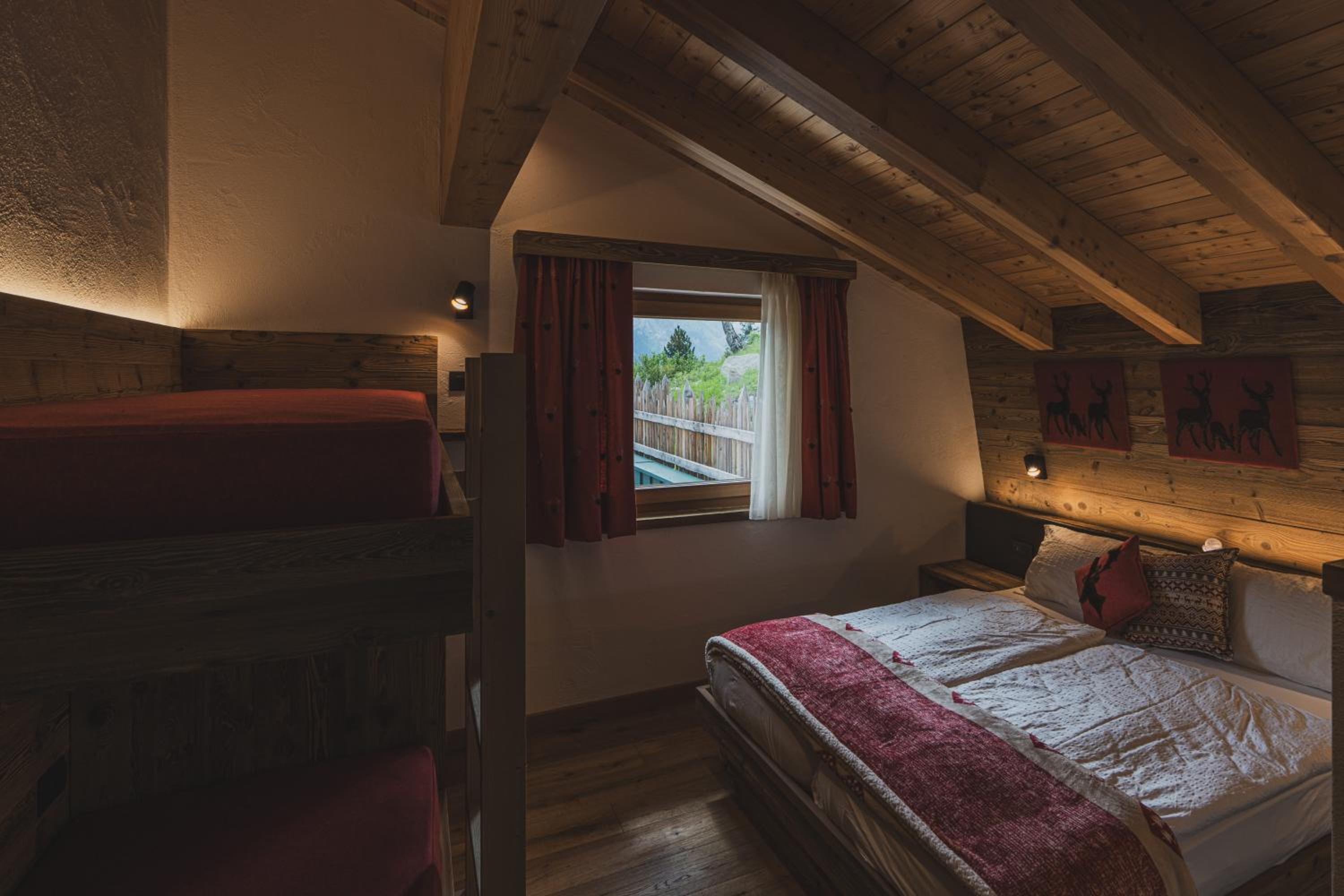 Quadruple Room With Mountain View