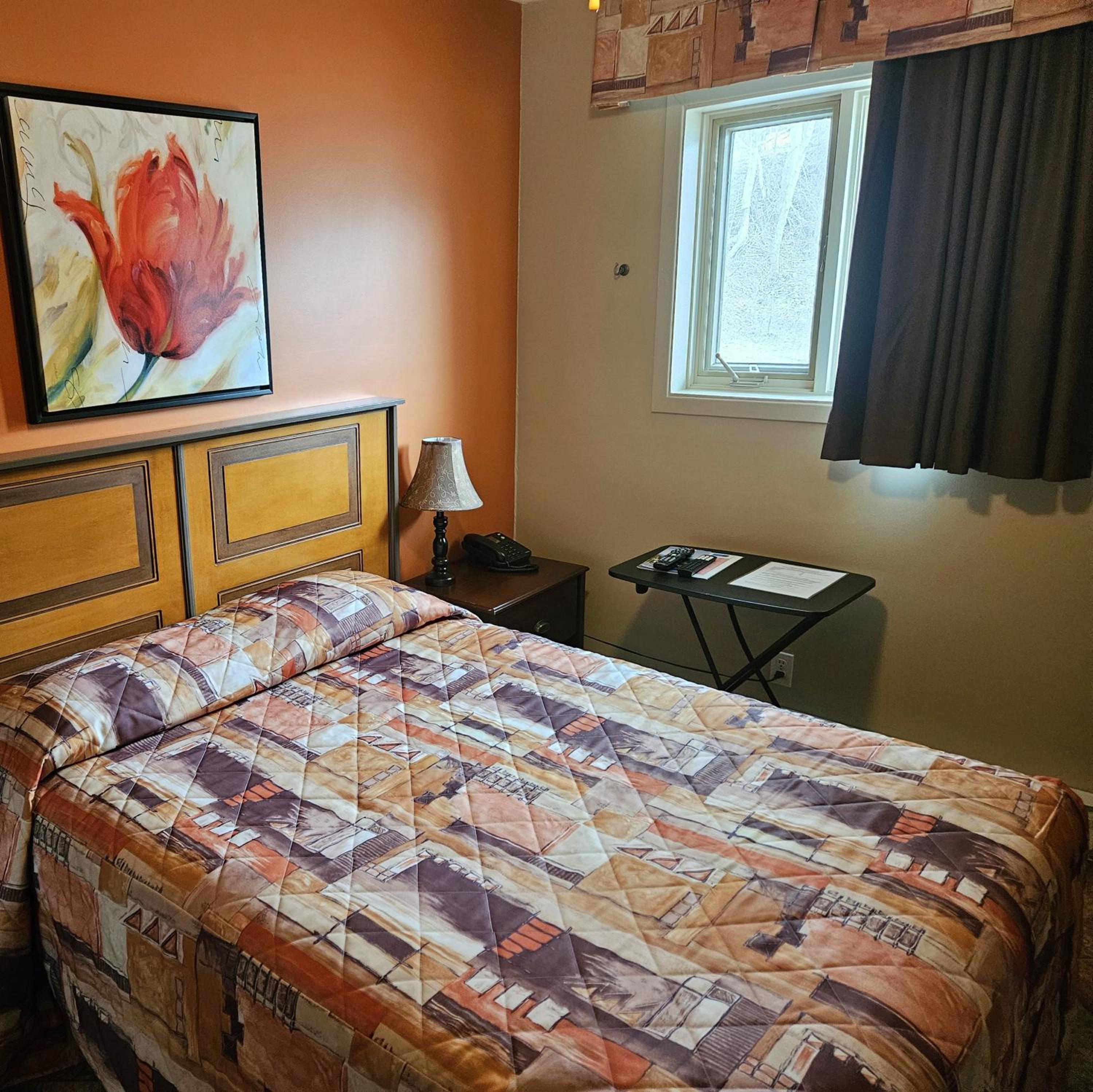 Small Double Room - Photo 2