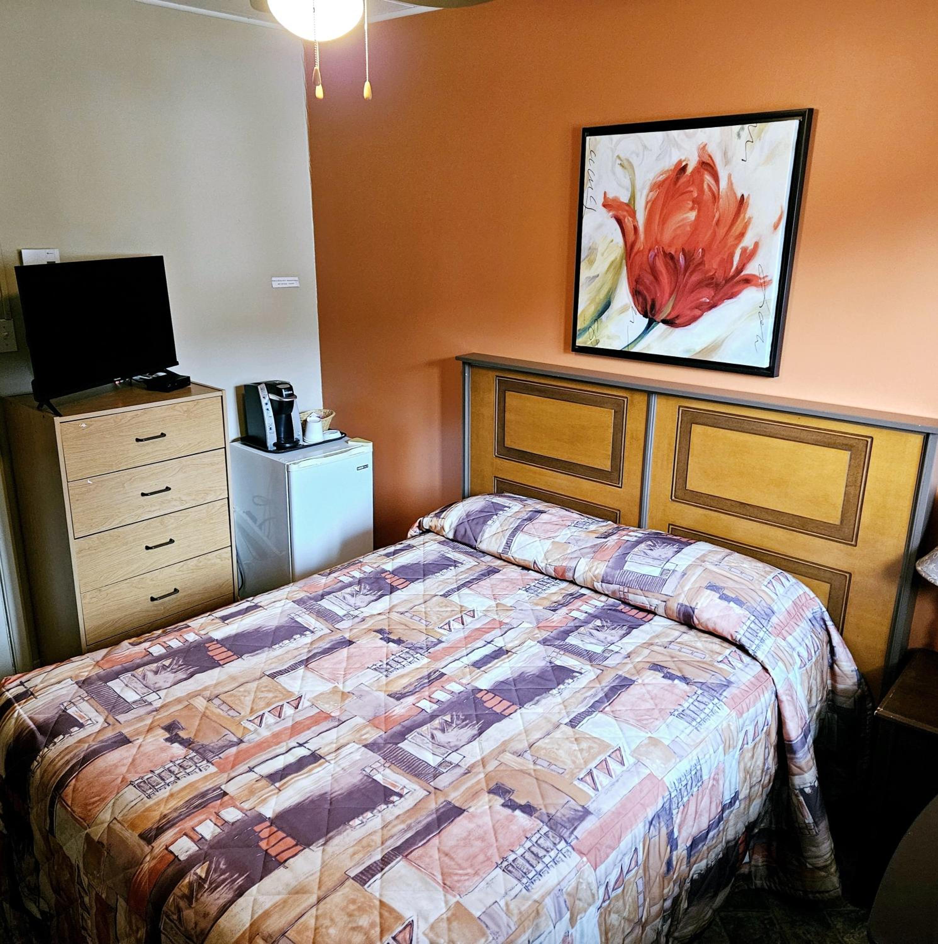 Small Double Room - Photo 1