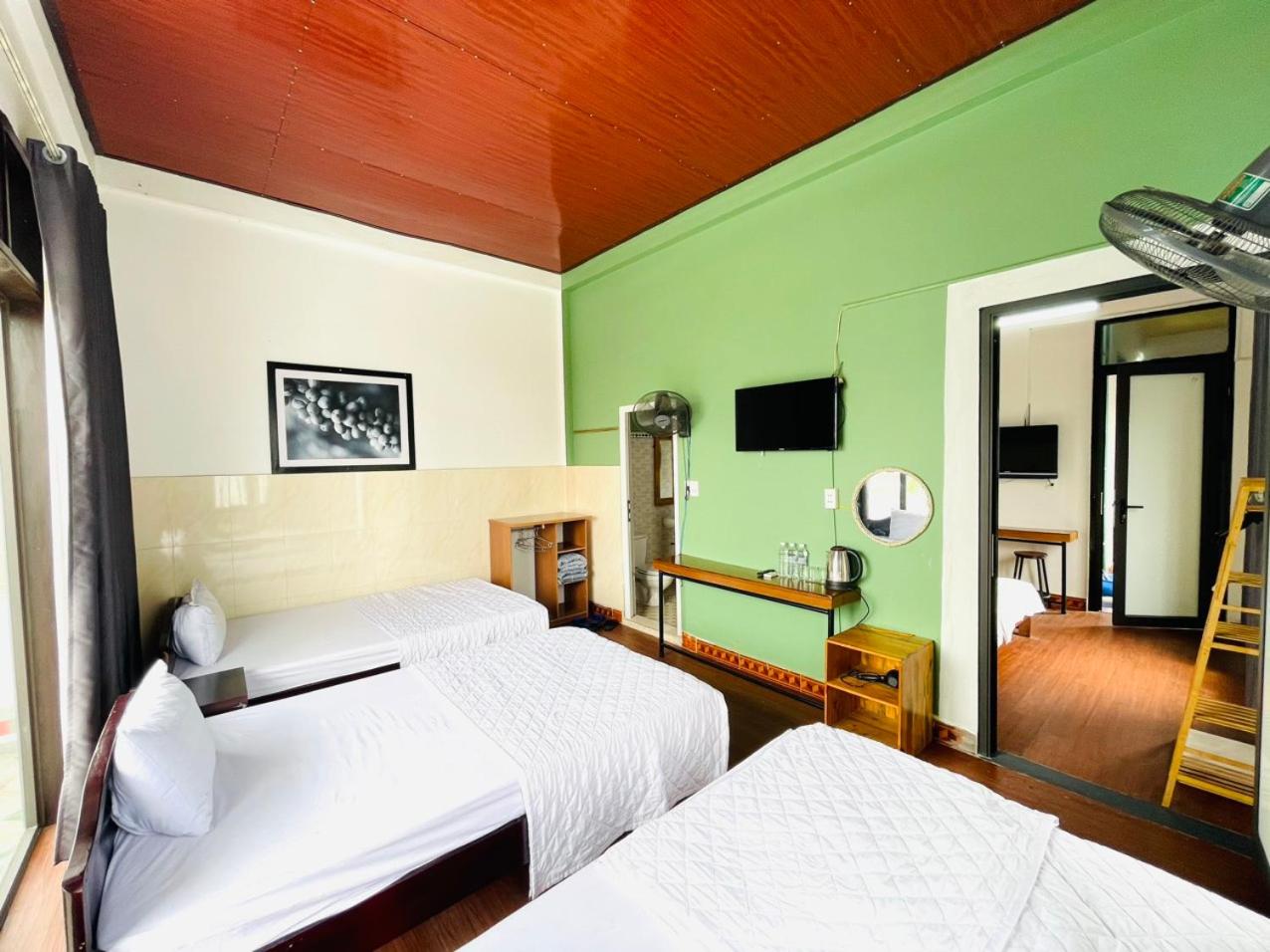 Family Room with Balcony photo 1