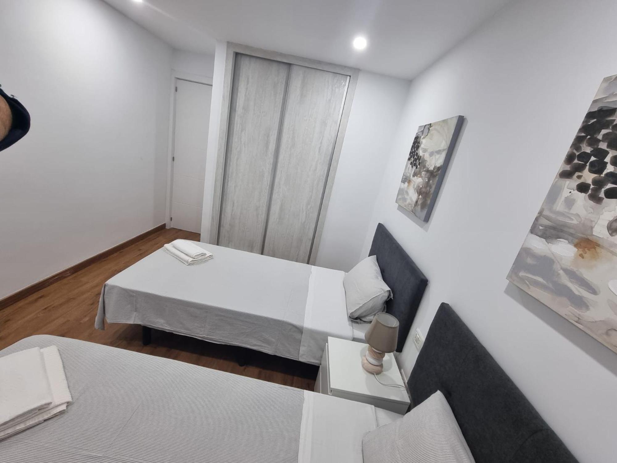 Apartamento de dos habitaciones con terraza y vista al mar
