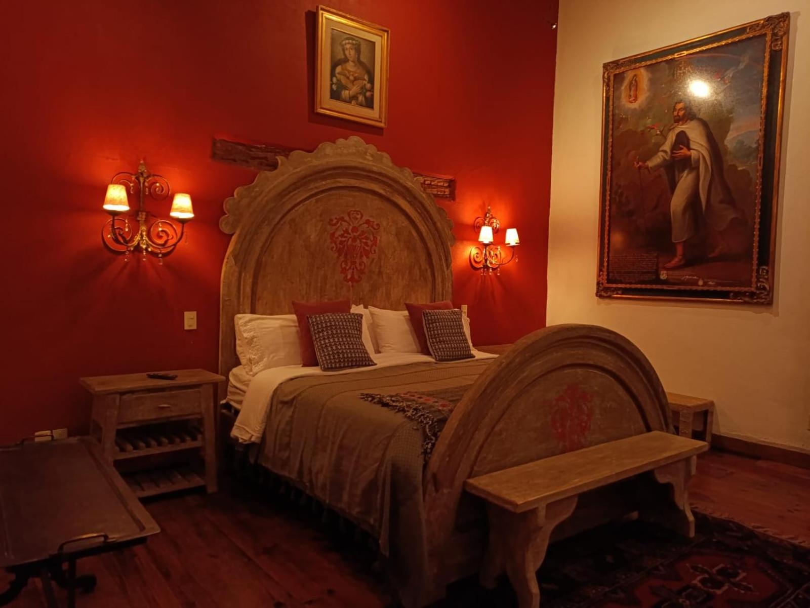 Deluxe Room - Photo 12