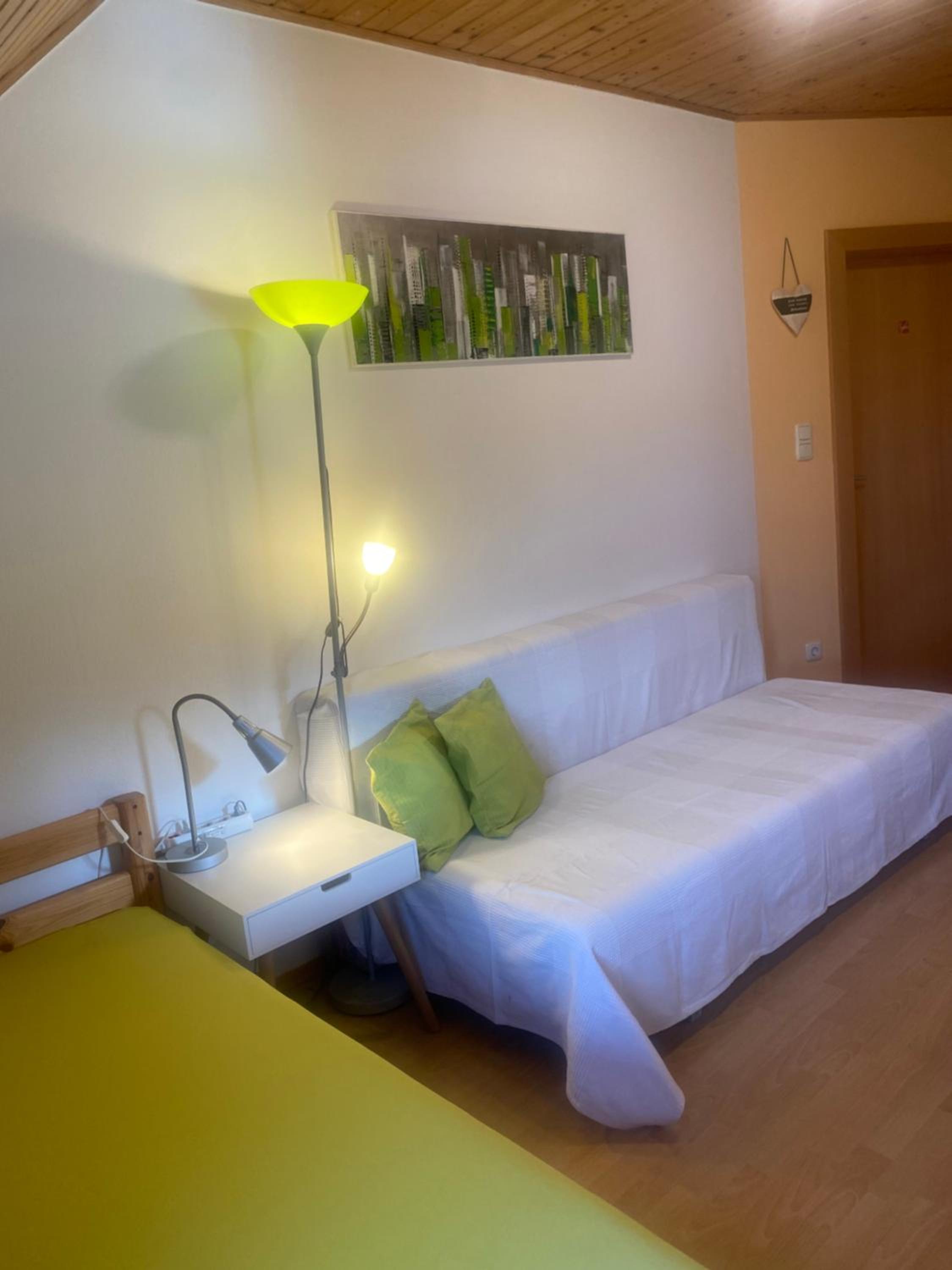 One-Bedroom Apartment with Balcony - Photo 3