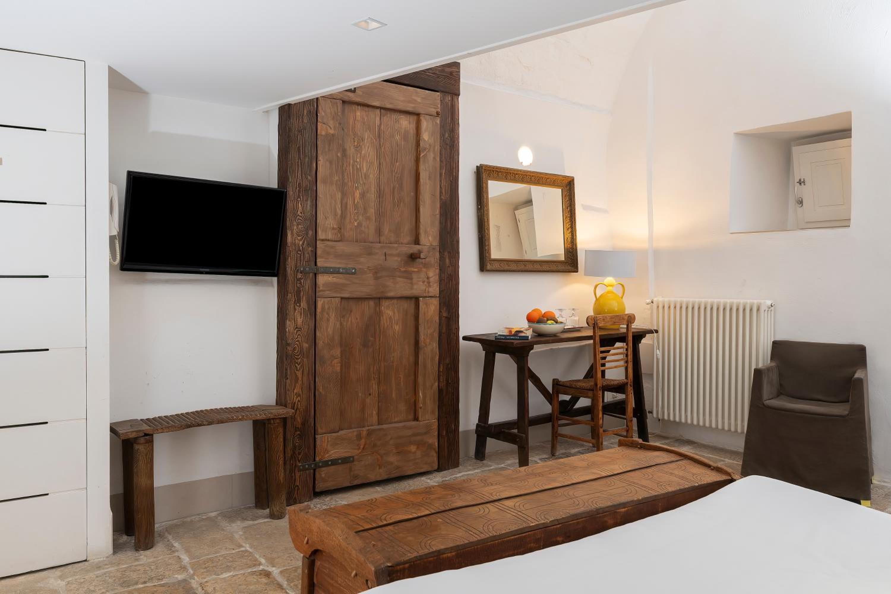 One-Bedroom Apartment - Separate Building - Photo 5