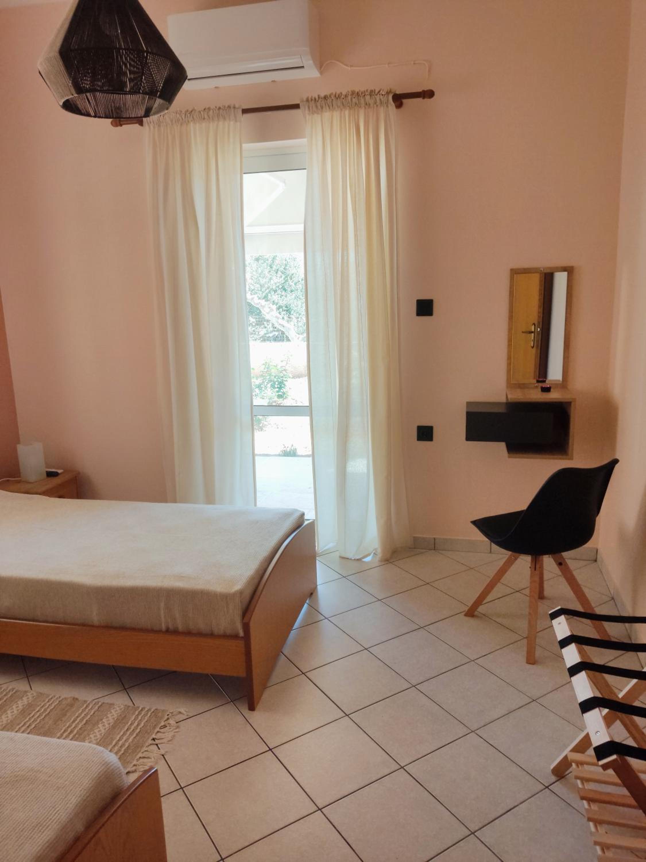 Apartment With Garden View